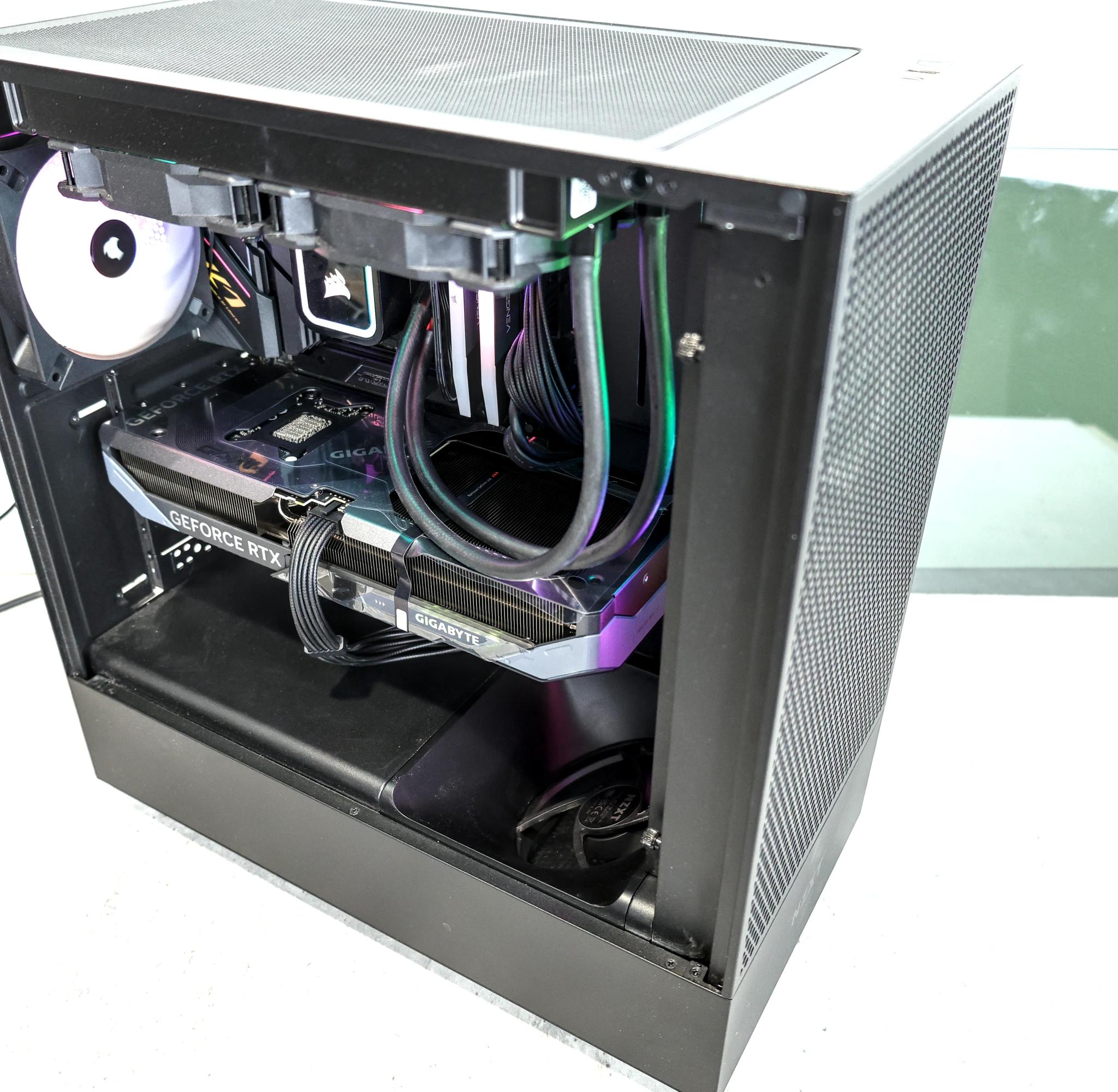 7800X3D + RTX 5070 | Corsair Build | 1440p/4K Gaming Beast