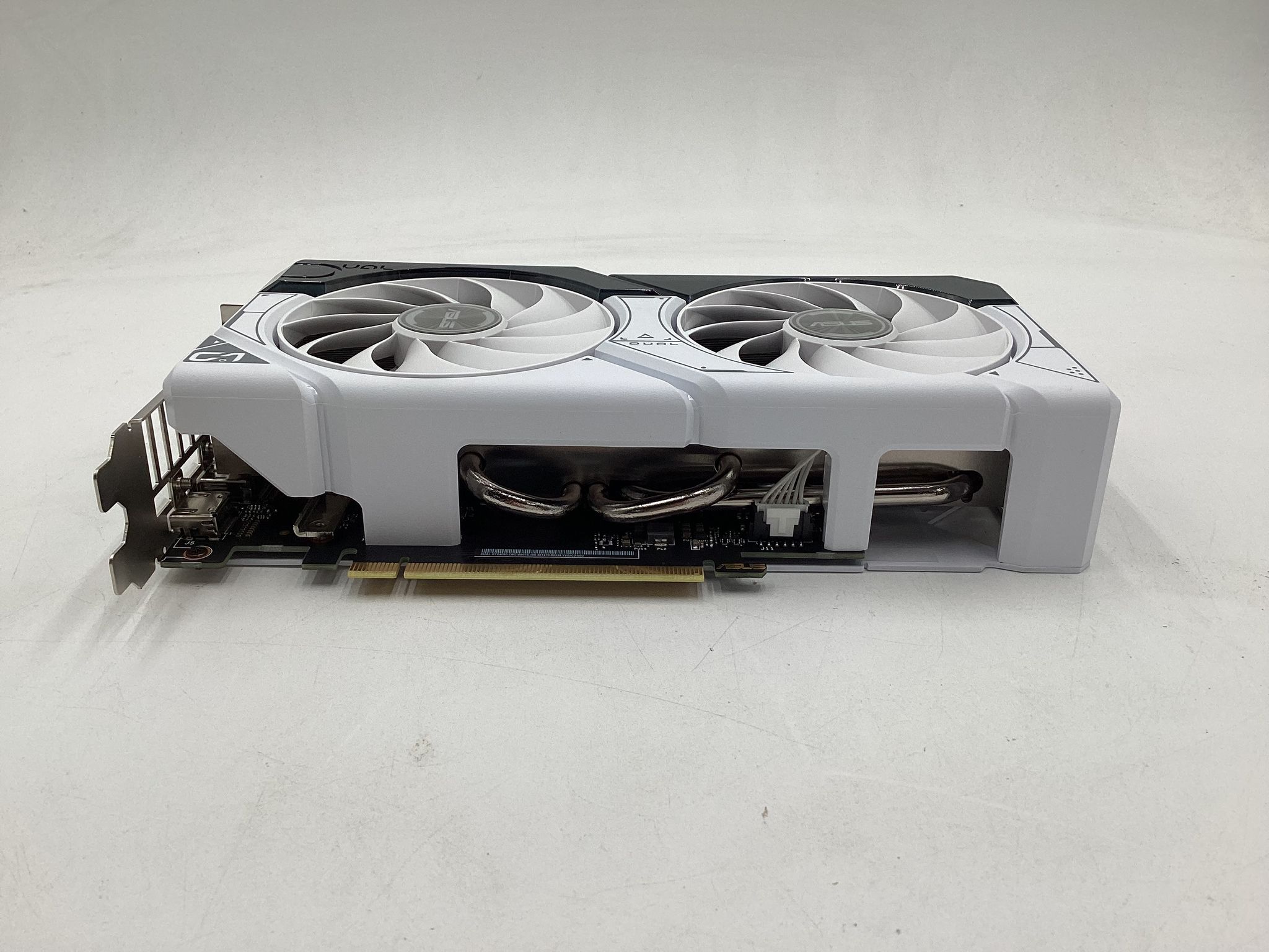 Roll over image to zoom in ASUS Dual GeForce RTX™ 4060 OC White Edition 8GB GDDR6