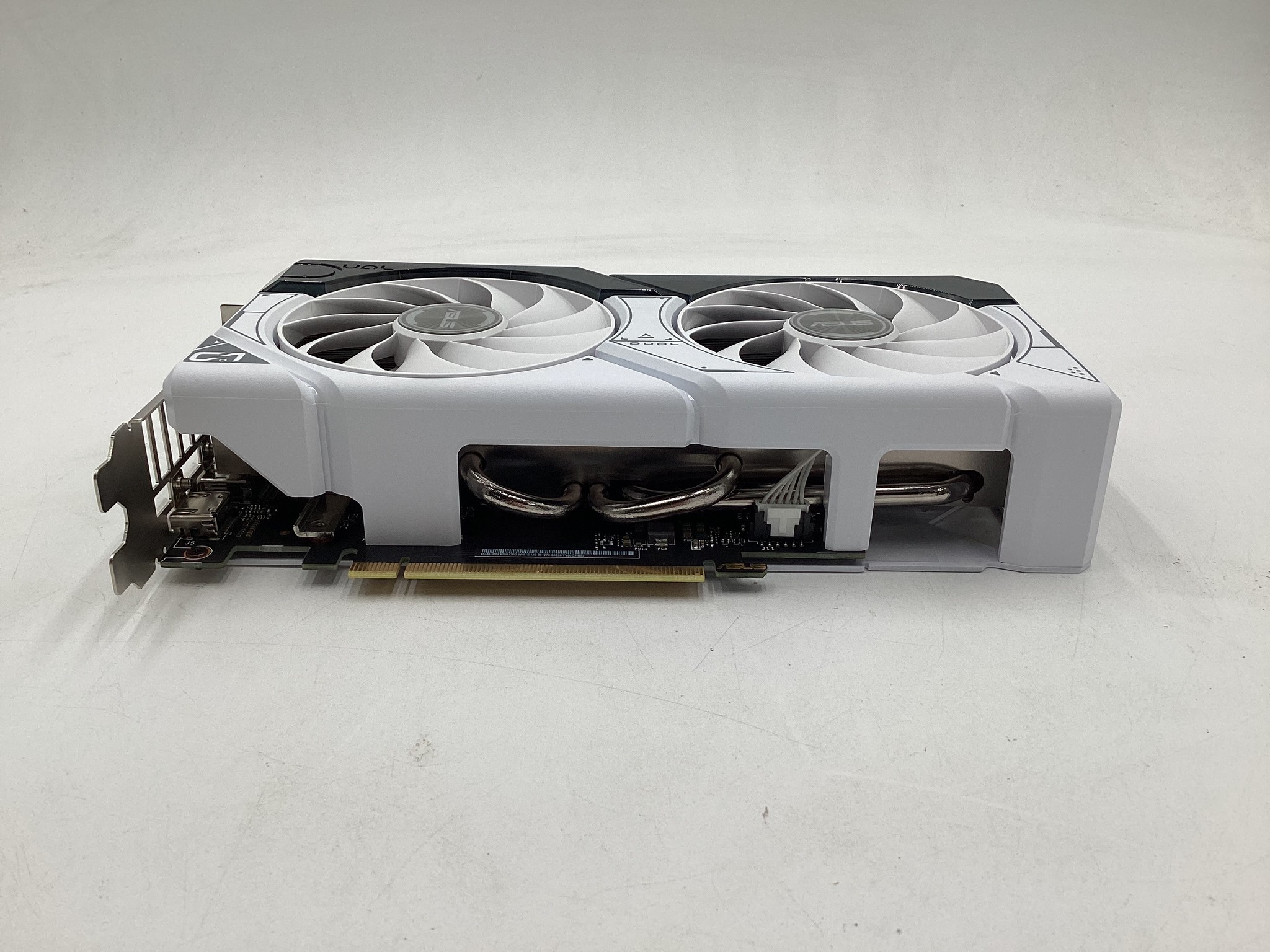 Roll over image to zoom in ASUS Dual GeForce RTX™ 4060 OC White Edition 8GB GDDR6