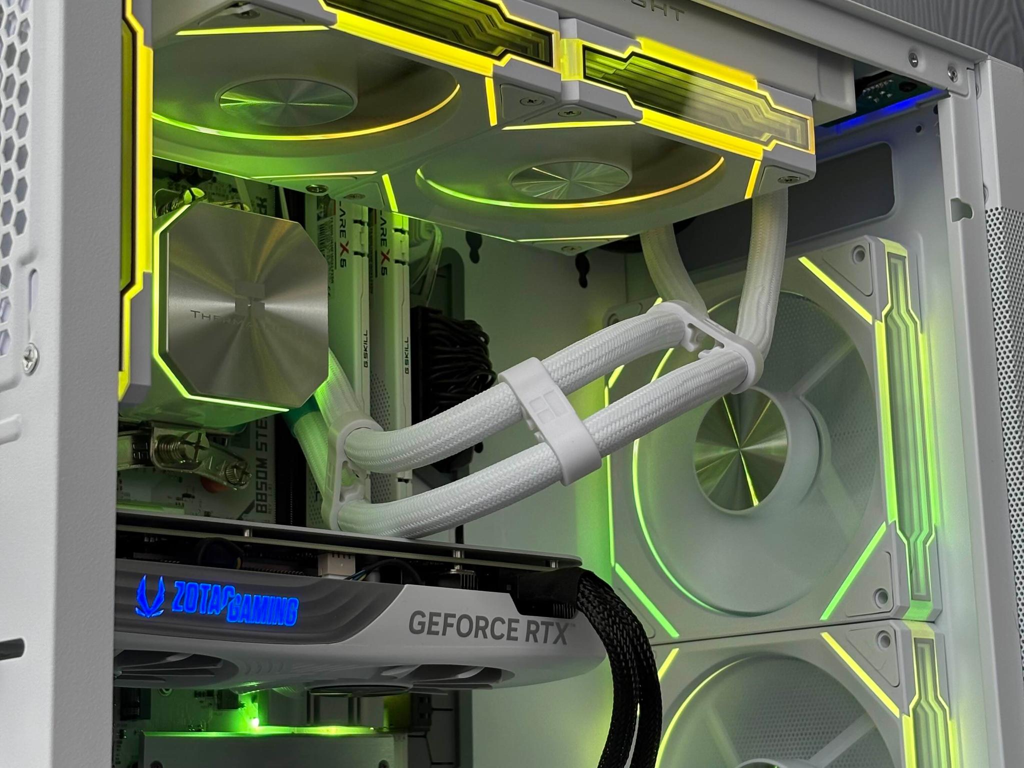 ❄️ Snowclaw 🐾 – Ryzen 7 7700 ⚡ | RTX 4070 Super 🧊 | 32GB DDR5 🐱 | 1TB NVMe 💽