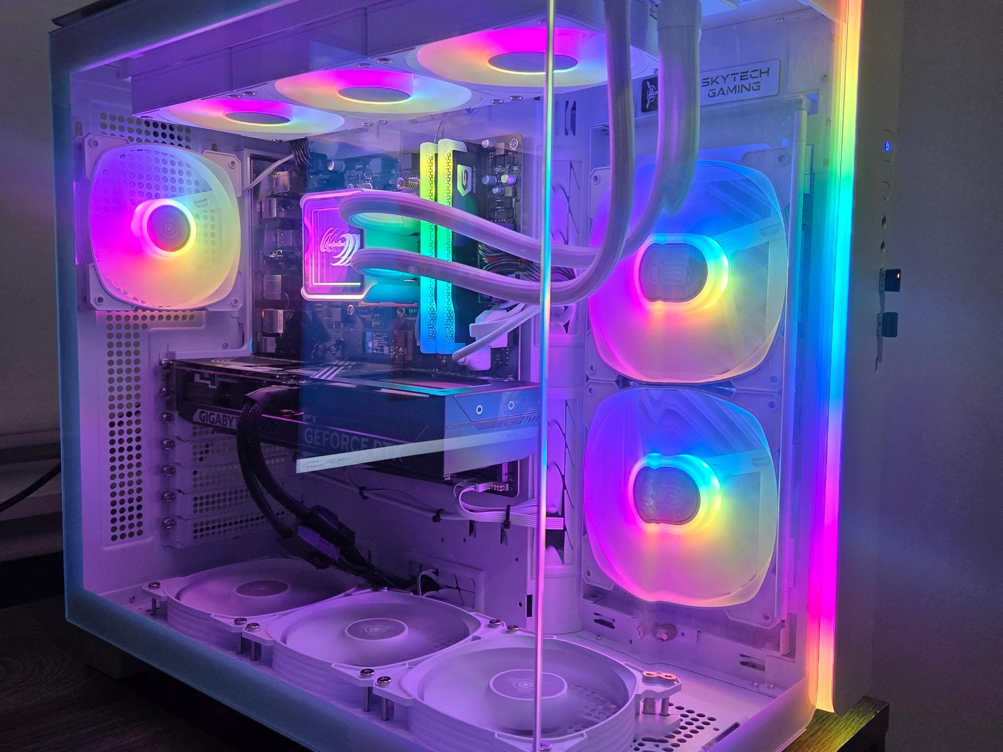 RTX 5070 GAMING PC-| Ryzen 7 9700X | 32GB DDR5 | 2TB NVM