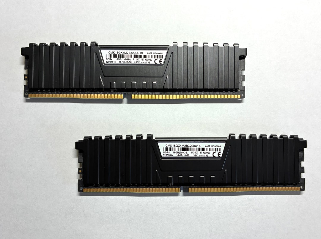 Used Corsair DDR4 16GB (2x8GB) 3200MHz CL16 RAM Black | Jawa