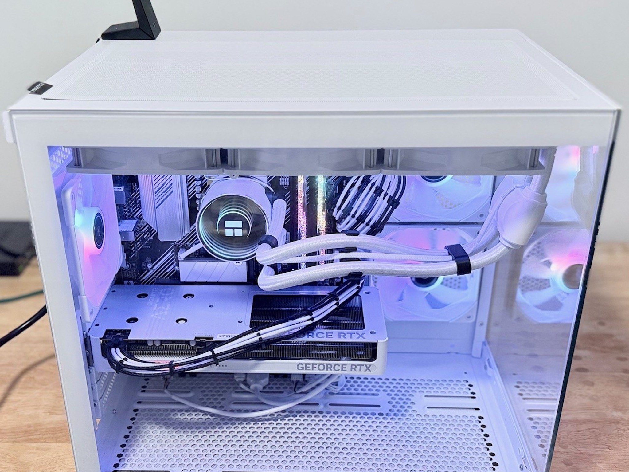 Achromatic Gaming PC RTX 5060 OC Edition