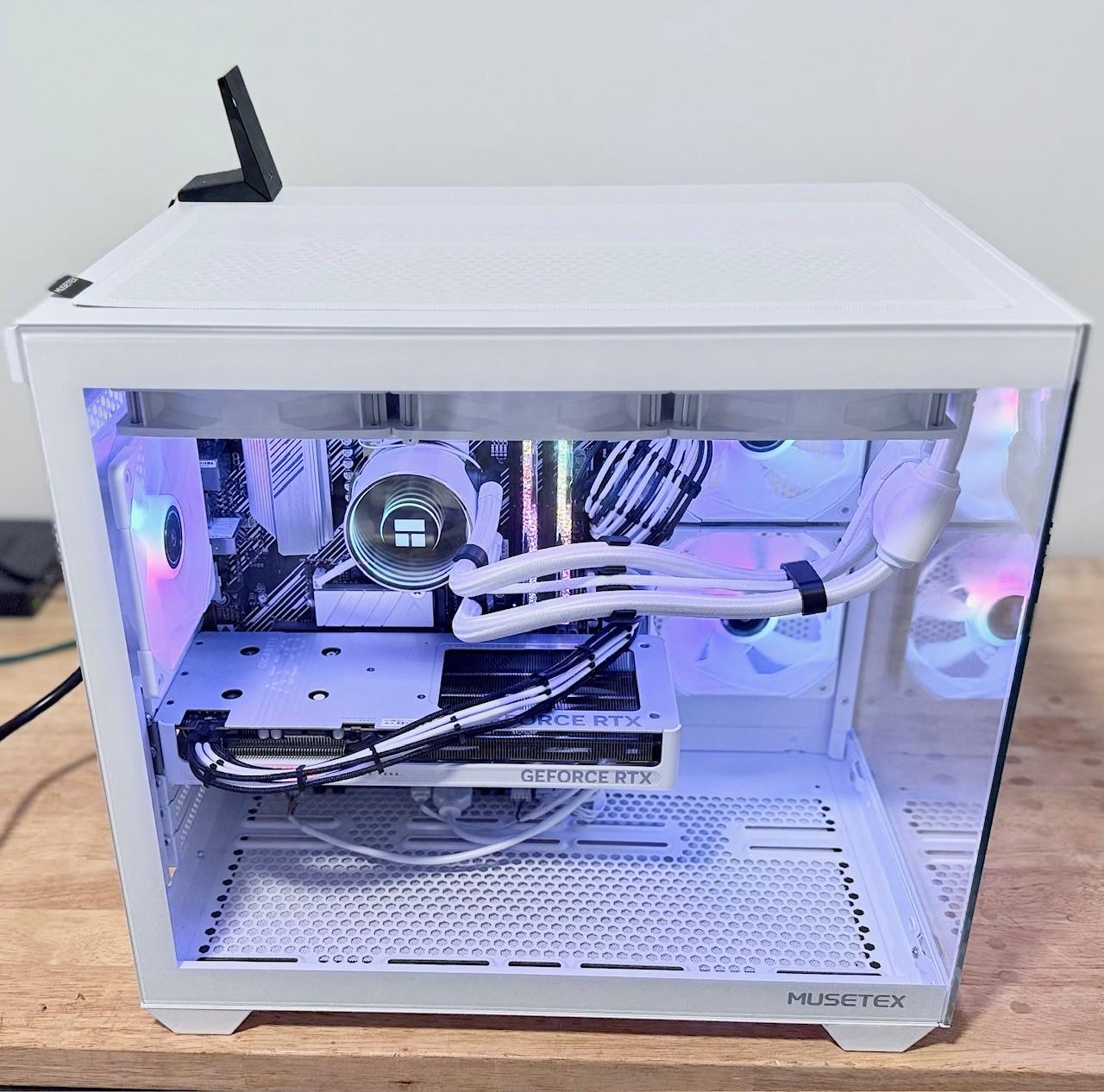 Achromatic Gaming PC RTX 5060 OC Edition