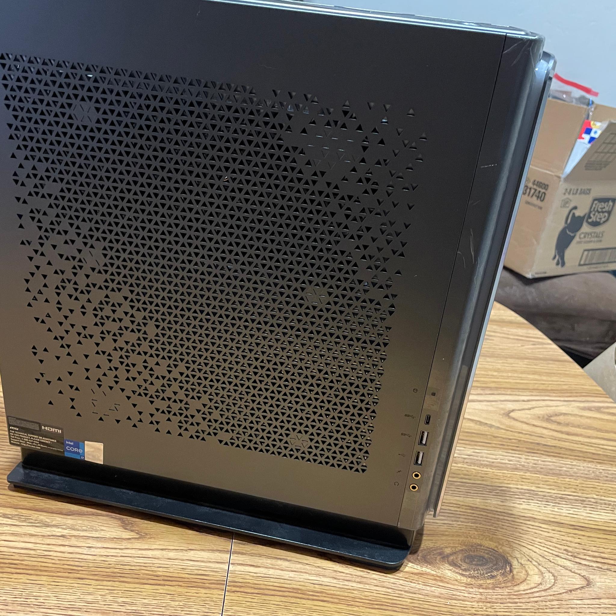 MSI Creator P100X 12700F - 7900 GRE- 32gb Ram - 2tb SSD - 2tb HDD