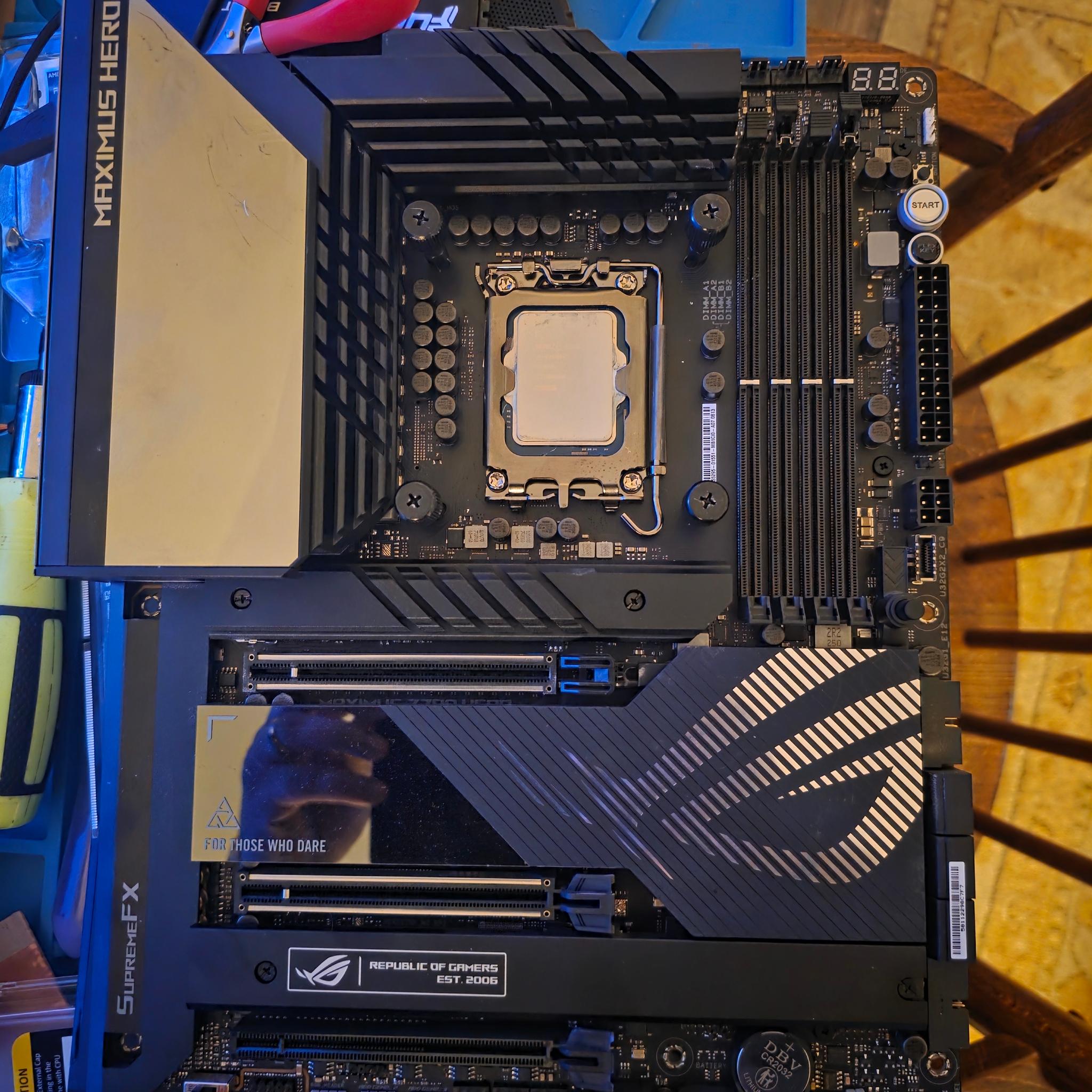 ROG MAXIMUZ Z790 + 13900K + KRAKEN Z73 + MSI MAG 1300W PLATINUM + 500GB NMVE