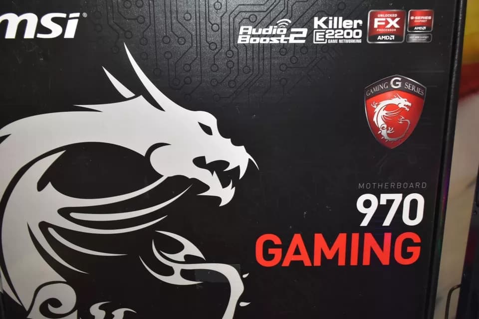 GaminG PC AMD FX 8350 4.0GHZ 8 CORES 16GB RAM 1TR SSD RX 570 GPU X DVD RW+ NEW 20 INCH MONITOR