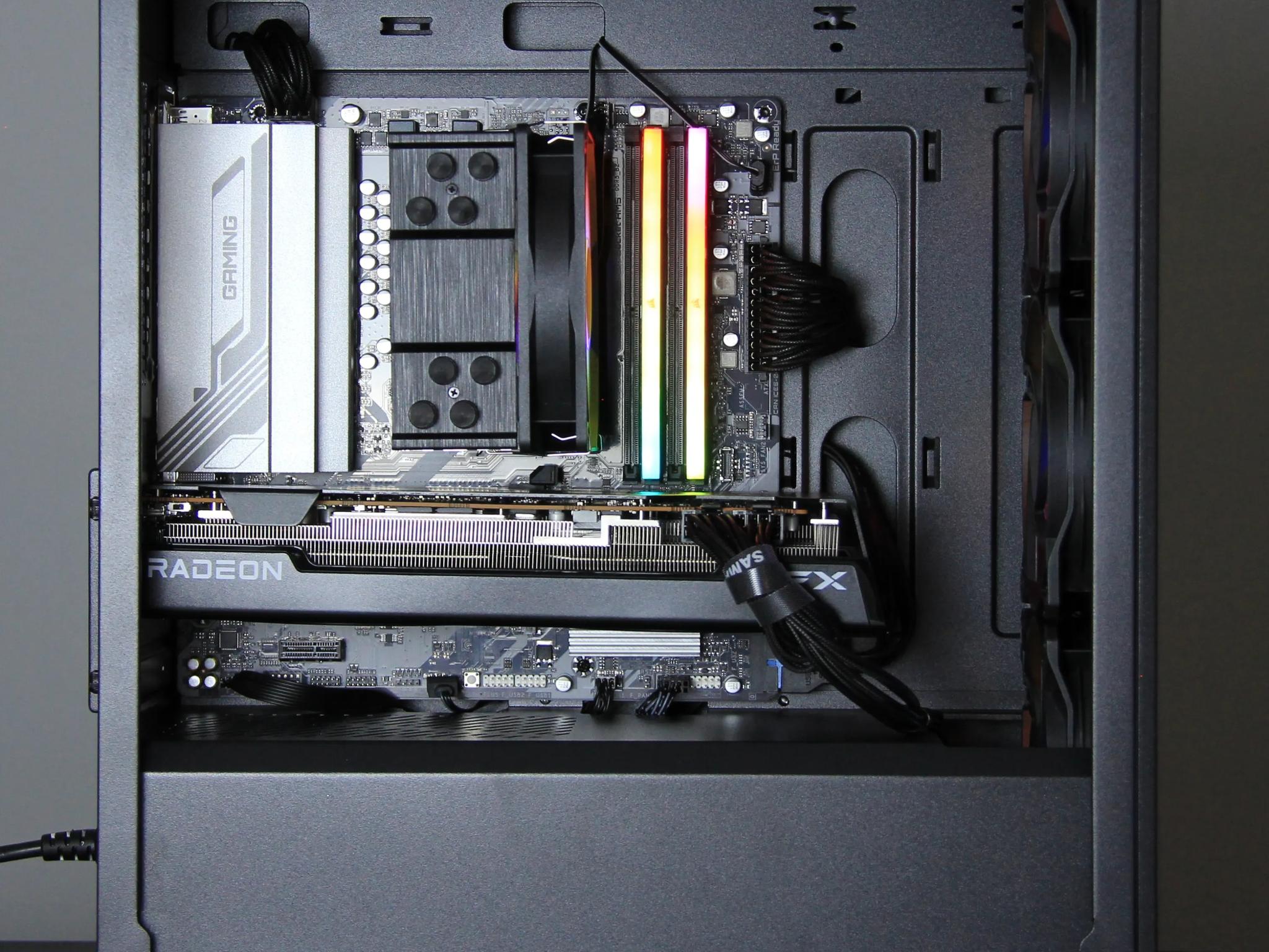 SLEEK POWERHOUSE: RYZEN 9600X + RX 7700 XT BUILD! ⚡️