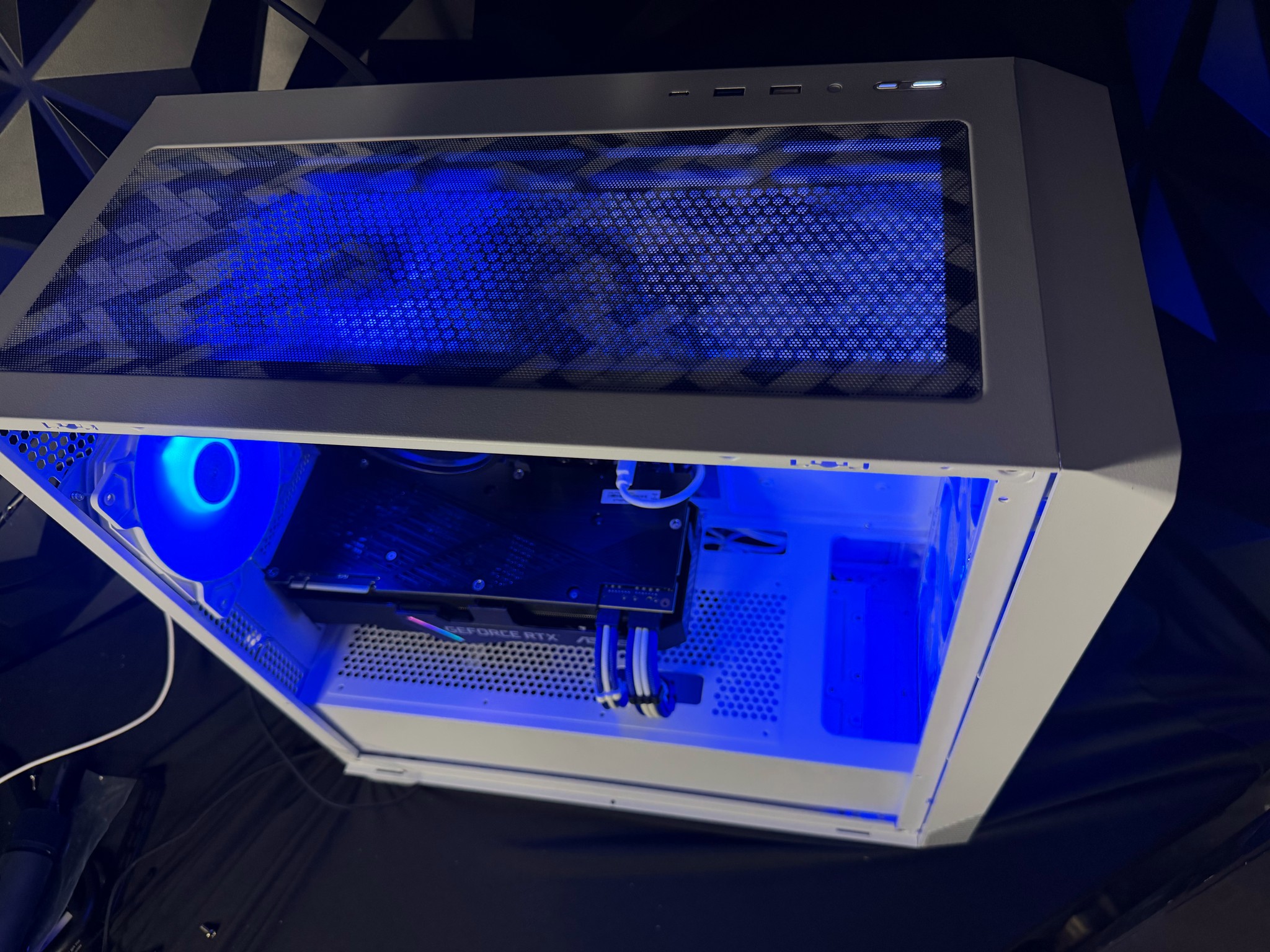 🔵⚡ BLUE FIBER ⚡🔵 Ryzen 5 5500| RTX 2080 Super | 16 GB DDR4| 1 TB SSD| 650W PSU