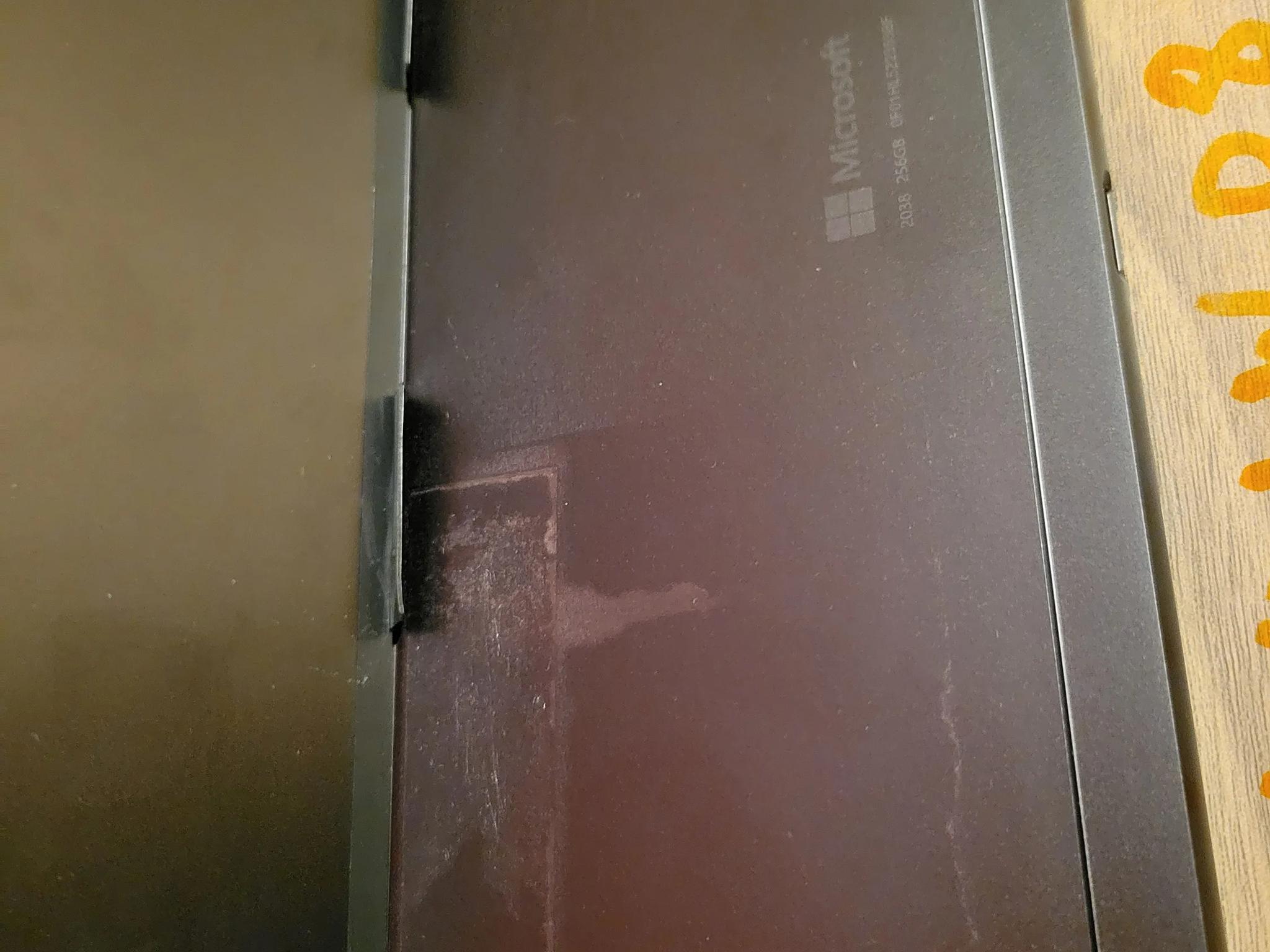 Microsoft Surface Pro 9 - 256gb - intel i5 12th gen. - 13" QLED Touch Screen