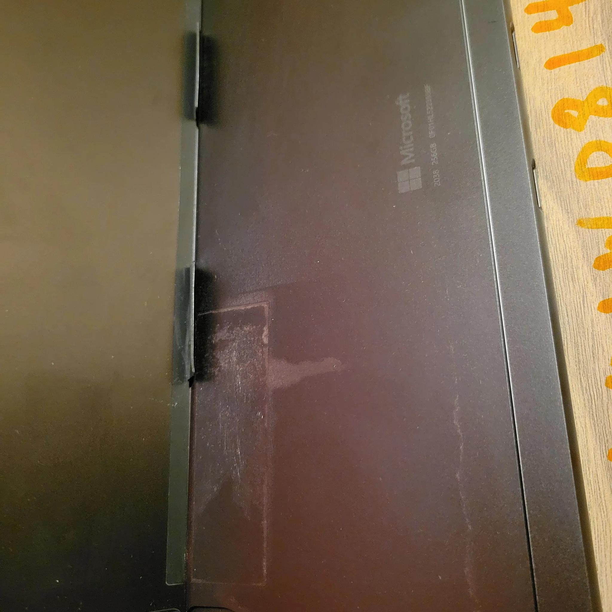 Microsoft Surface Pro 9 - 256gb - intel i5 12th gen. - 13" QLED Touch Screen