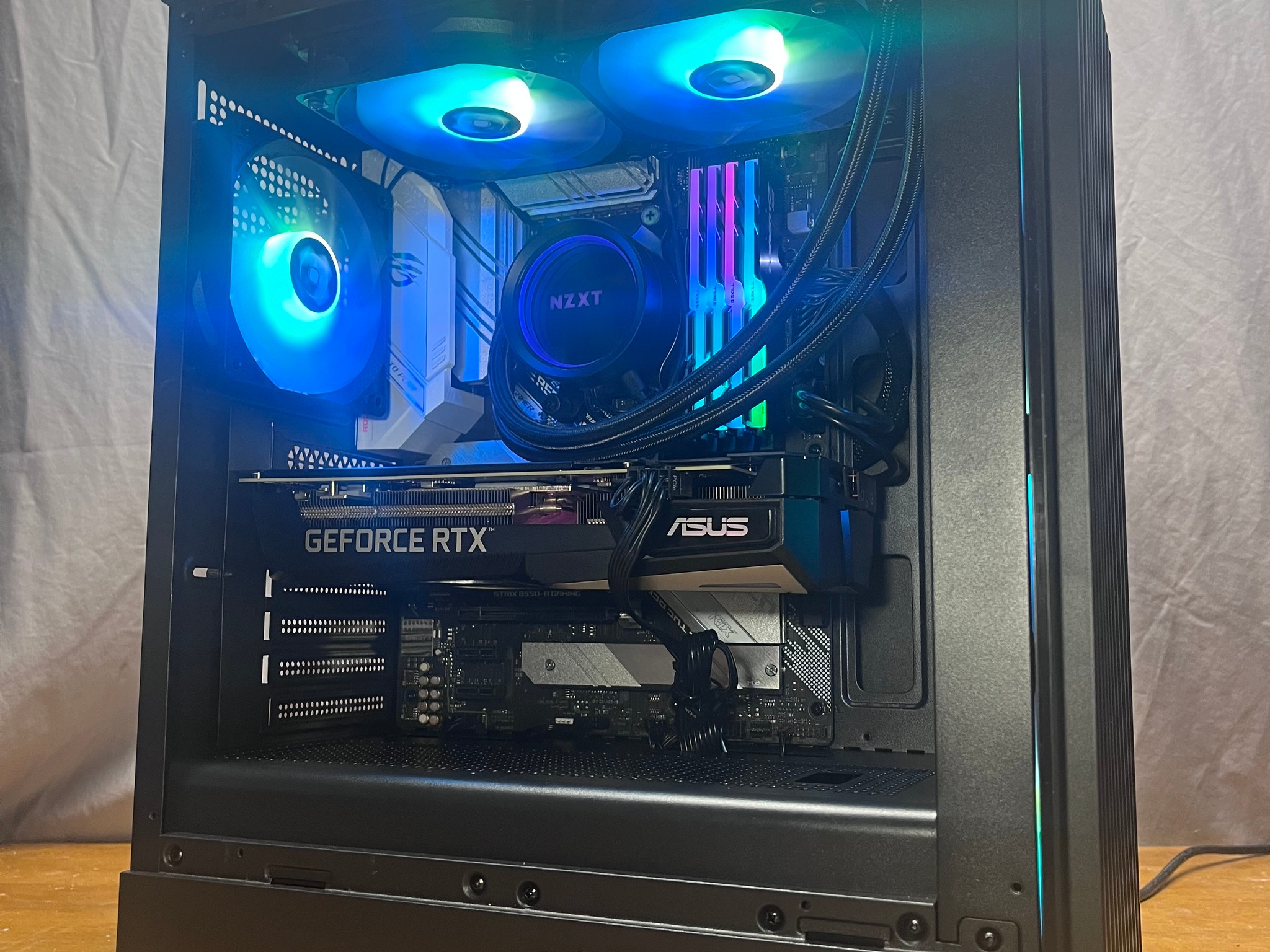 RTX 3060 TI | Ryzen 5 5600X | 32GB RAM | Gaming PC
