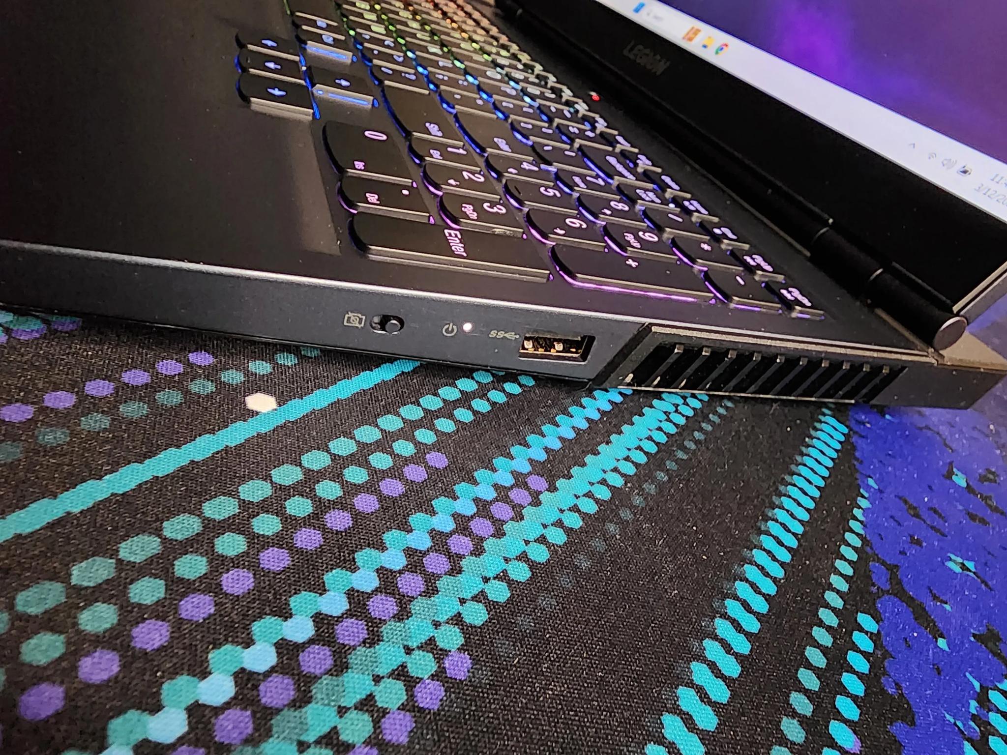 Lenovo Legion 5 15ACH6 15.6" (RTX 3050 Ti, AMD Ryzen 7 5800H, 16GB RAM, 512 SSD)