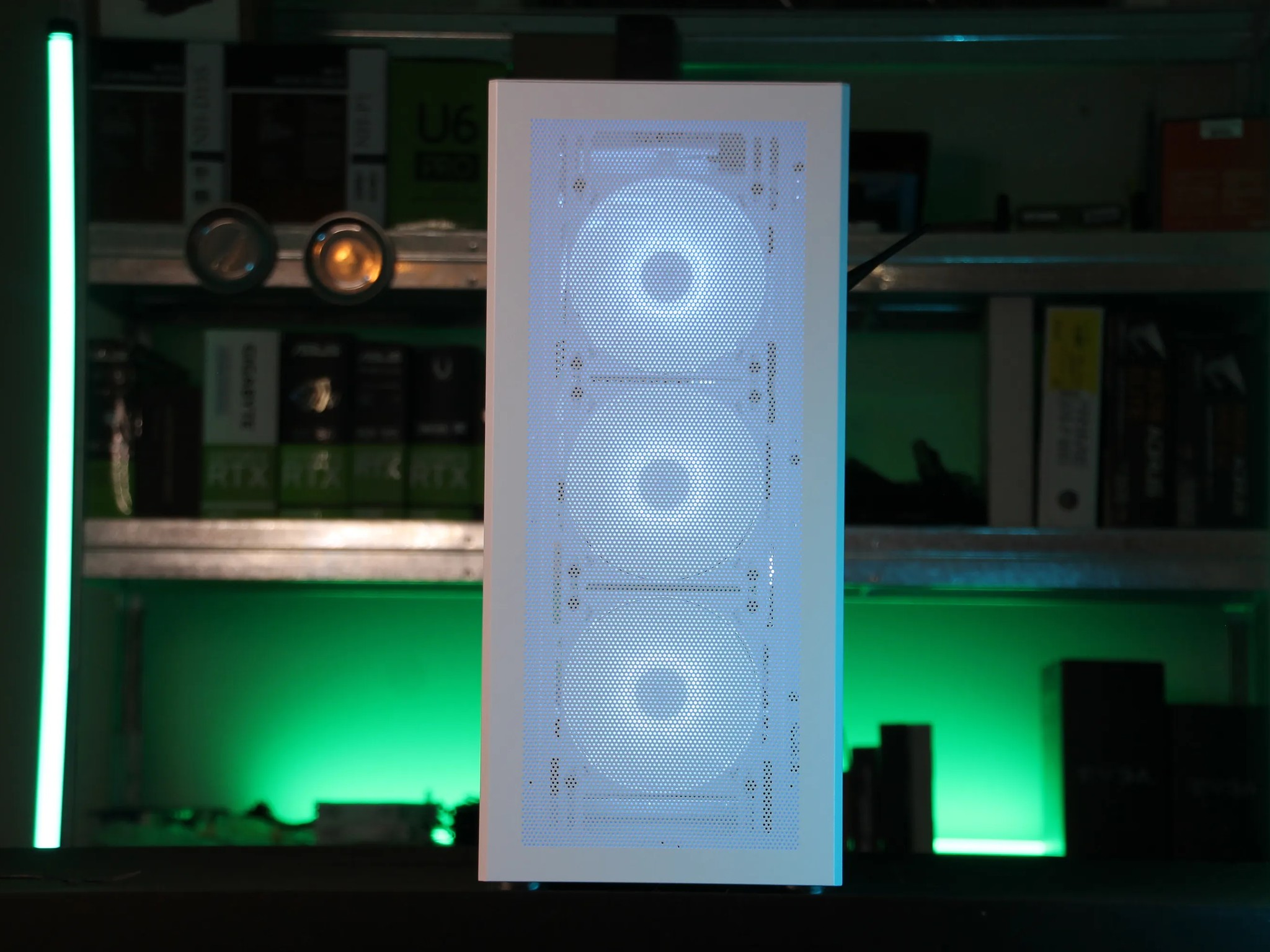 𝘾𝙊𝙈𝙀𝙏 // Intel Core i5-13400F, RX 6600 XT // Mid-range Gaming PC