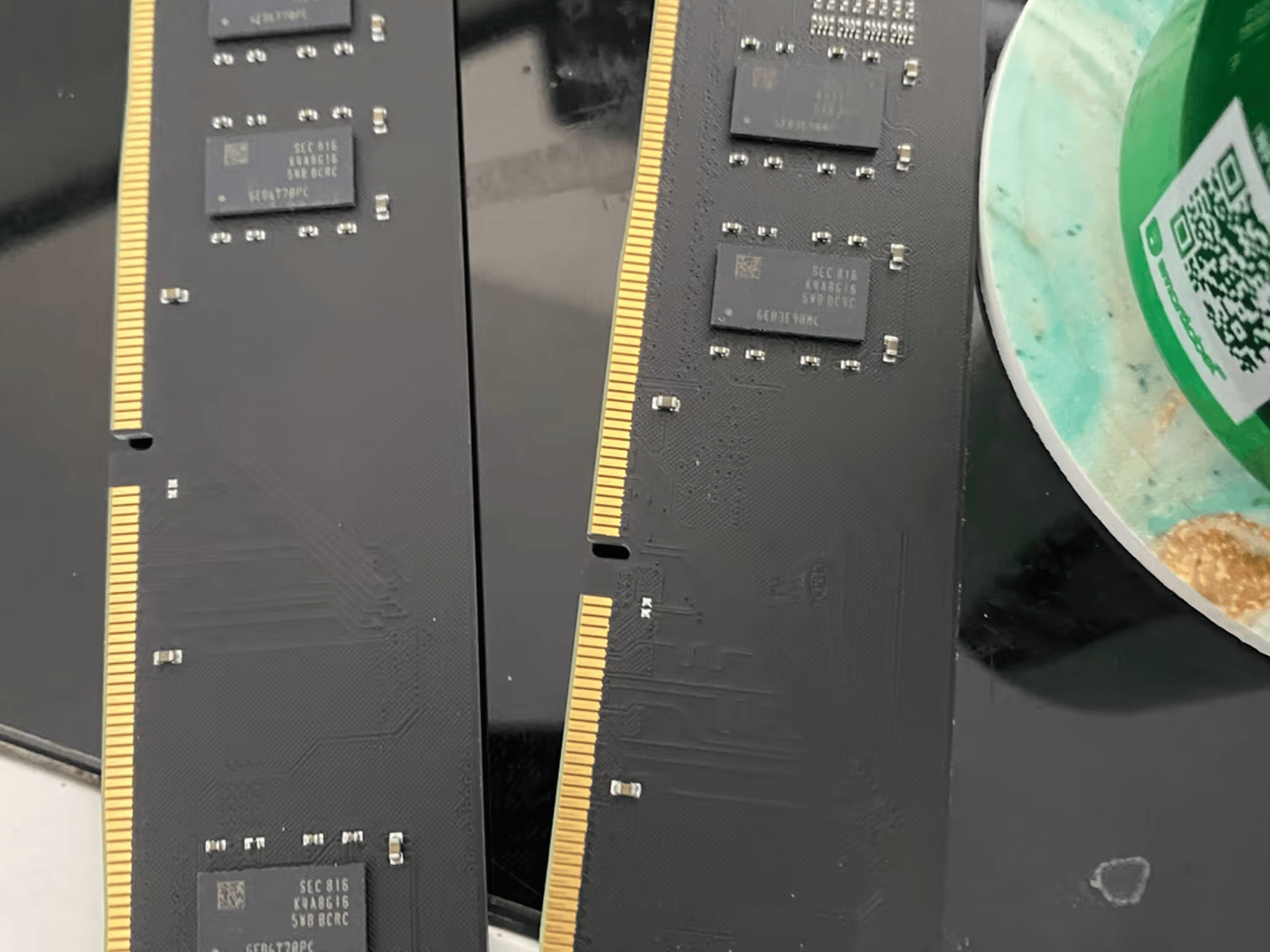 16GB (2 X 8GB) DDR4-2400 PC4-19200 CL17 AU08GGB24CEABGH DIMM Desktop RAM Memory