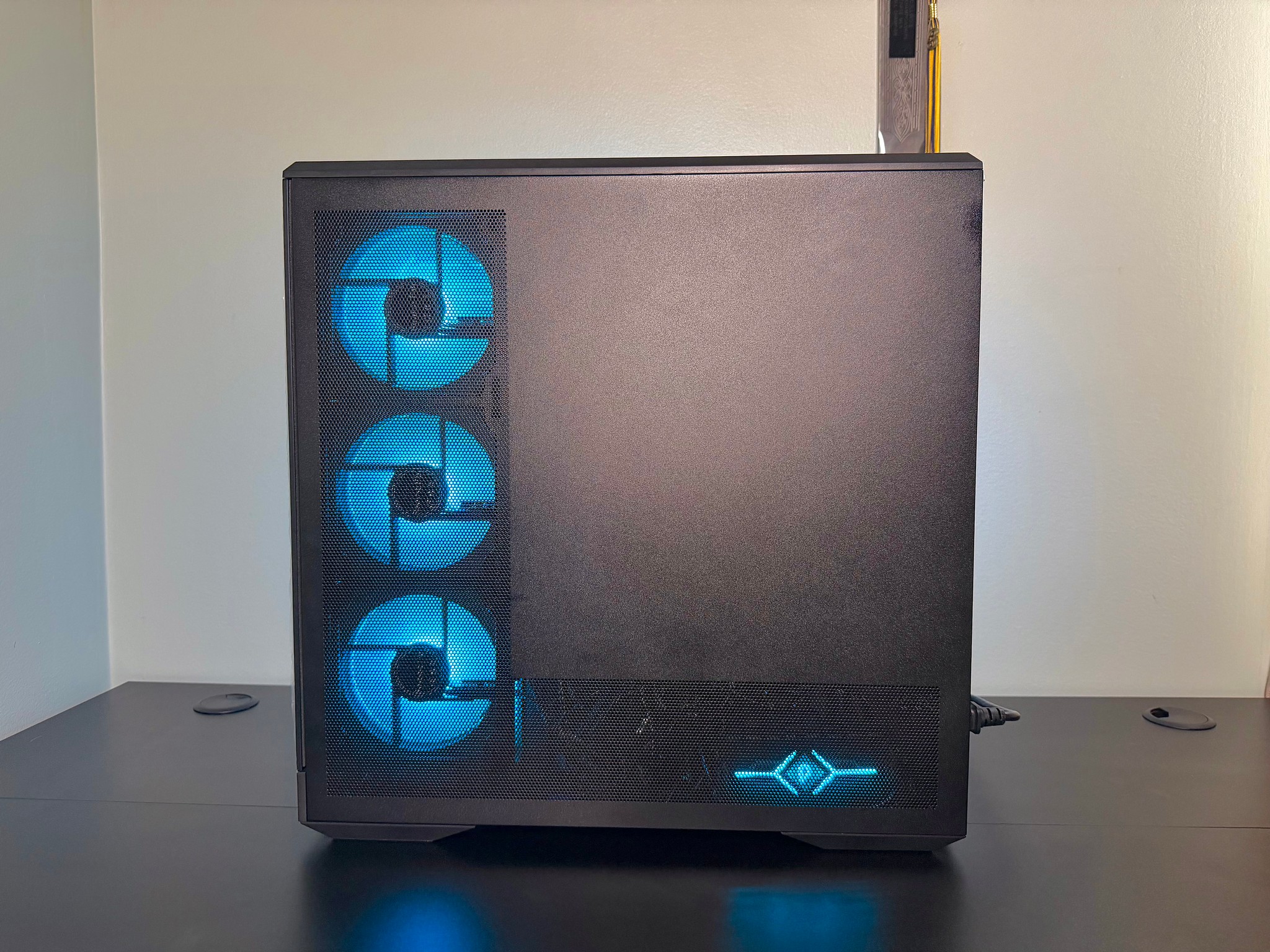 R7 7700X | 9060XT 16GB OC | 32GB DDR5 | 1TB Gen4 | LCD Screen Liquid Cooler Gaming PC