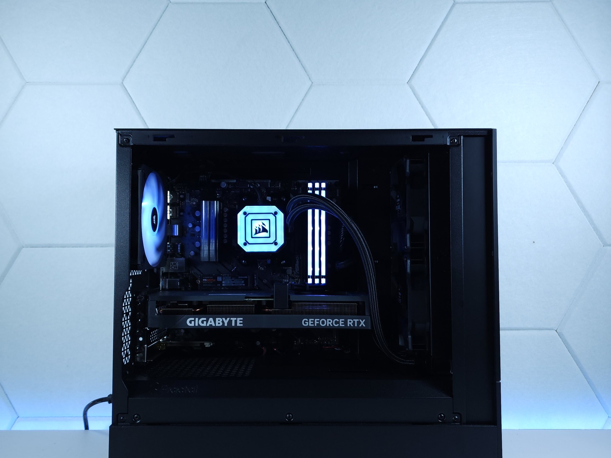 💙🖤RTX 4060Ti || Ryzen 7 5700X || 1TB NVMe || 24GB 3600MHz DDR4 || 1080p Gaming PC