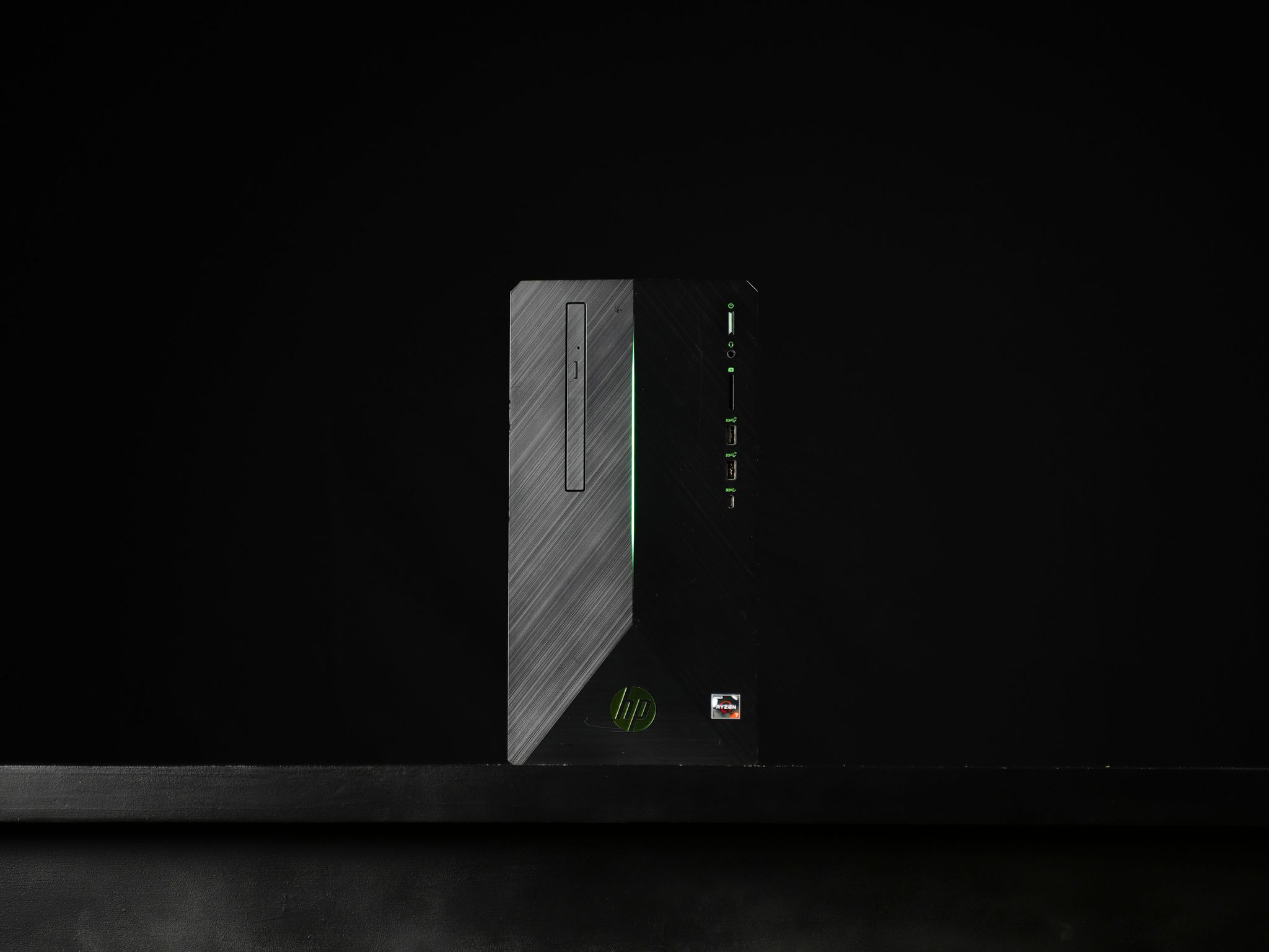 \ HP-01 / Radeon RX 550 AMD Ryzen 7 1700  .9TB Windows 11 8GB Gaming PC