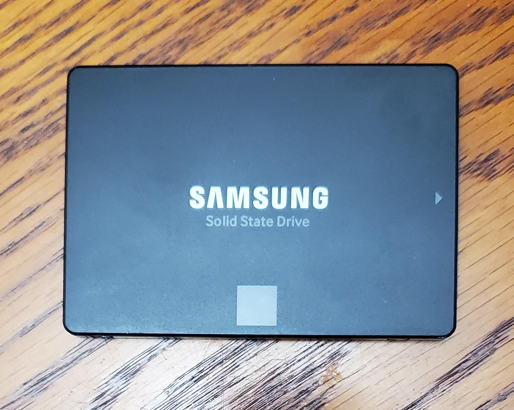 Pre-owned Samsung 1TB 860 EVO Series SATA III 2.5" Internal SSD MZ-76E1T0- 99% Health