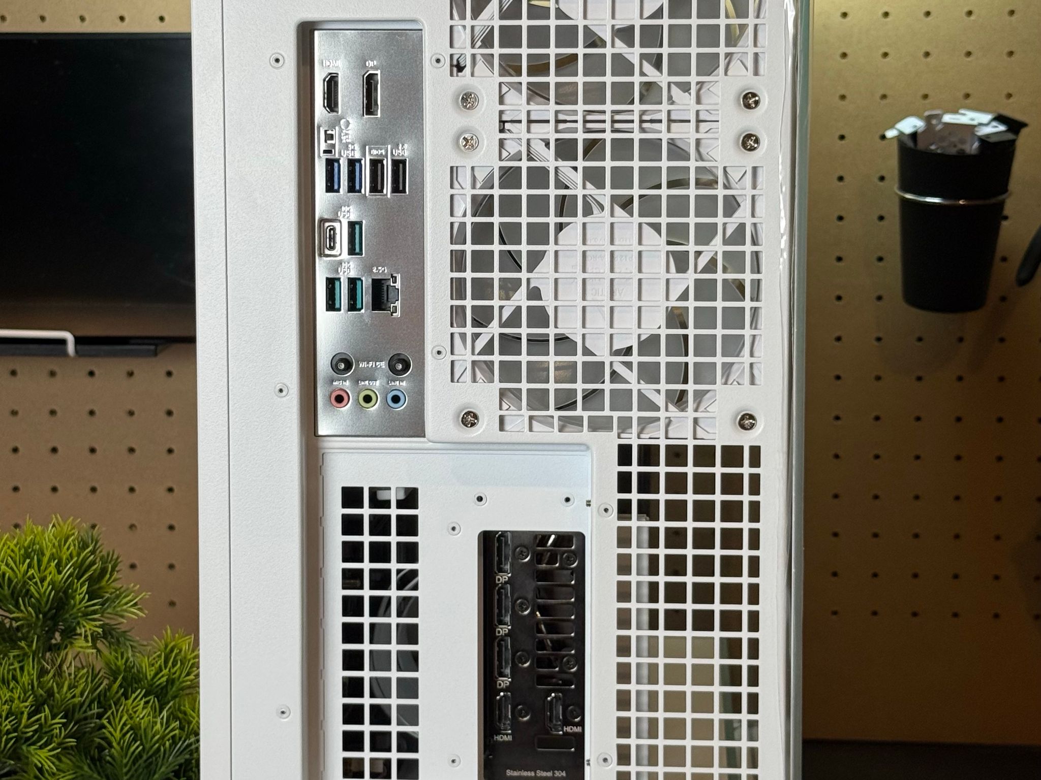 4K ARTIC Gaming PC | RTX 5070 Ti | Ryzen 7 9800x3D | 32GB DDR5 RAM | 4TB | 1000w PSU | Win 11