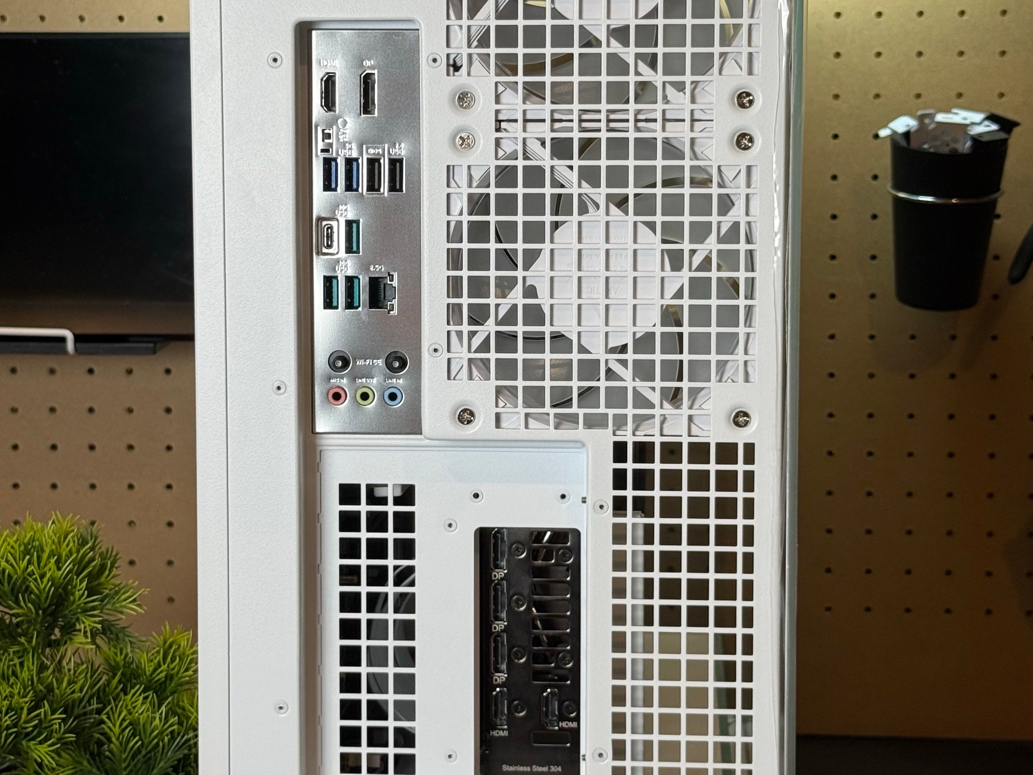 4K ARTIC Gaming PC | RTX 5070 Ti | Ryzen 7 9800x3D | 32GB DDR5 RAM | 4TB | 1000w PSU | Win 11