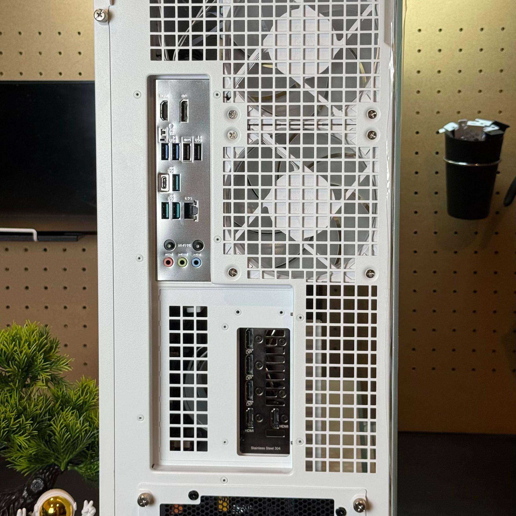 4K ARTIC Gaming PC | RTX 5070 Ti | Ryzen 7 9800x3D | 32GB DDR5 RAM | 4TB | 1000w PSU | Win 11