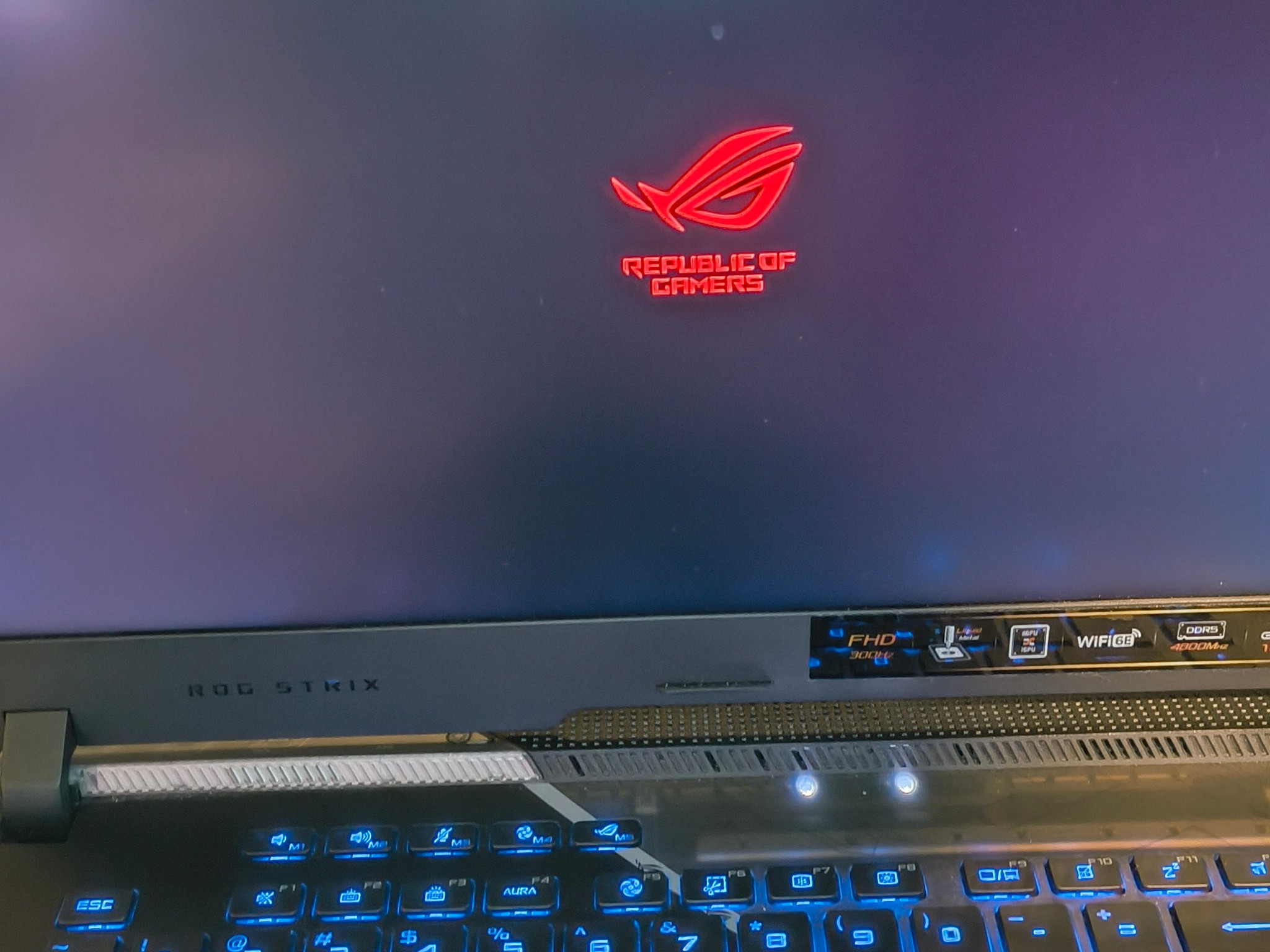 ASUS ROG Strix Scar G15 15.6” NVIDIA GeForce RTX 3070 Ti, Intel Core i9 12900H 32GB