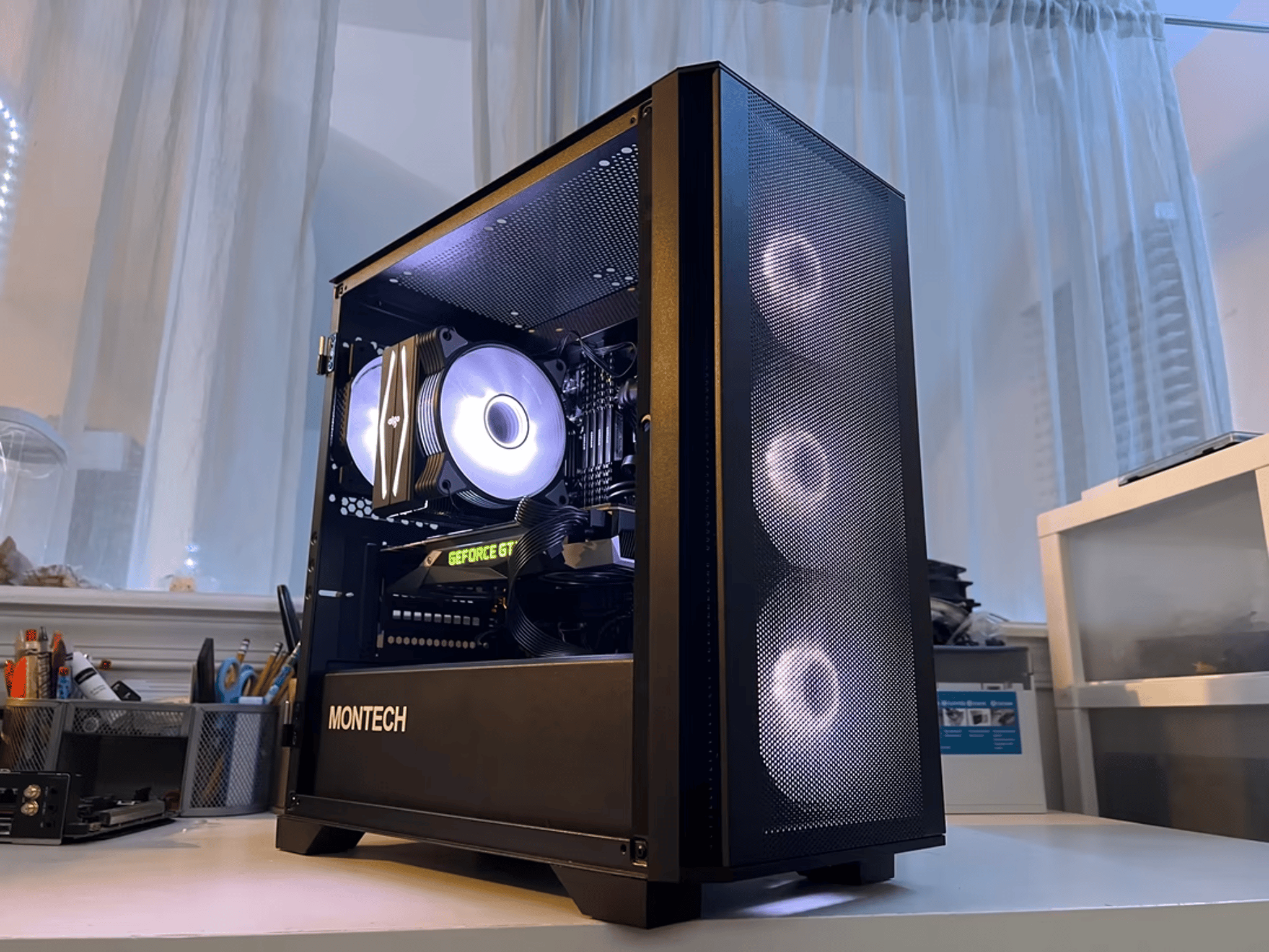 Monty/ I7 9700/ 1080TI 11GB Gaming PC