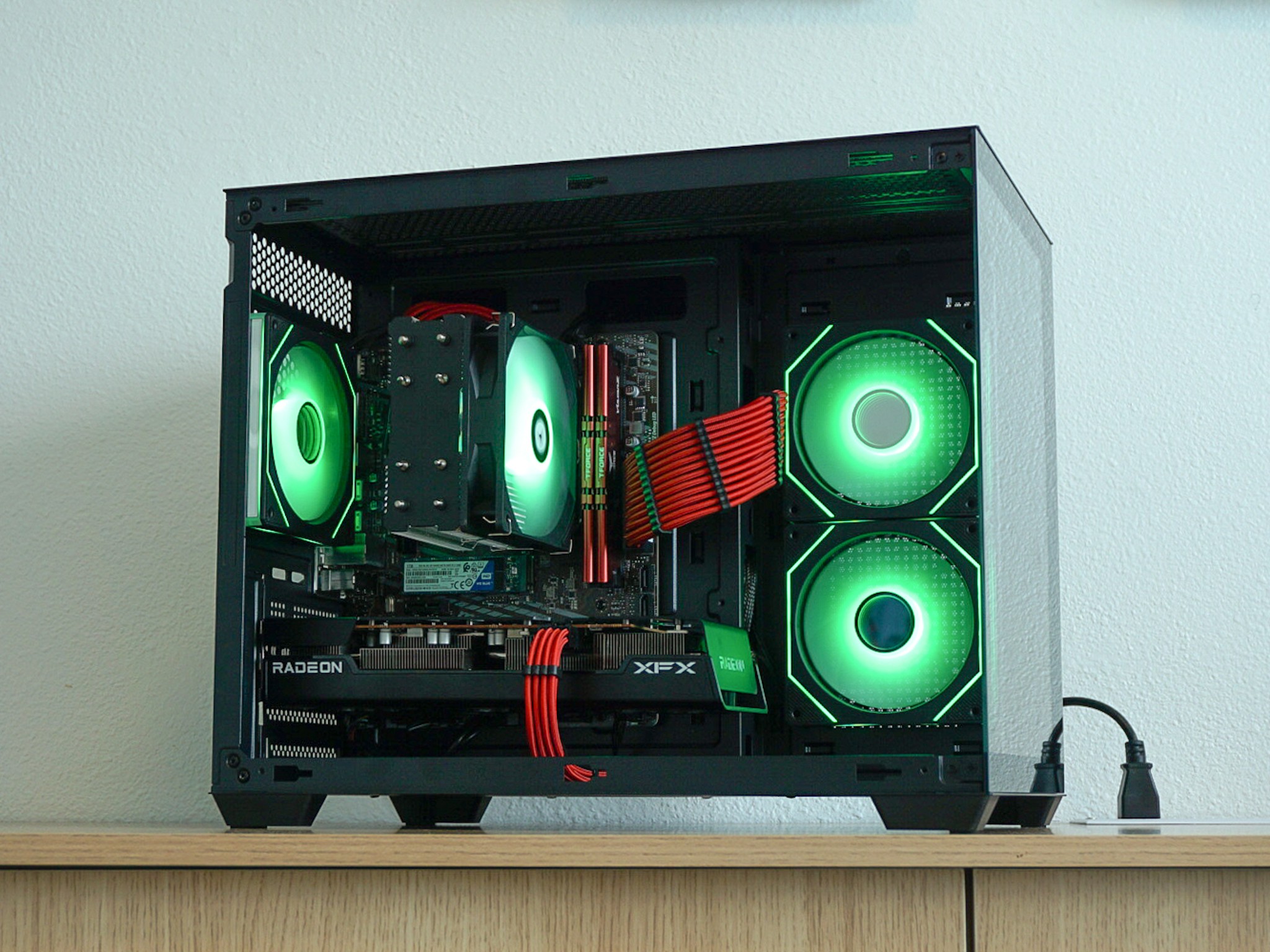 RRX - Ryzen 7 3700X / 16GB RAM DDR4 / RX 6600XT 8GB / 1TB NVMe SSD