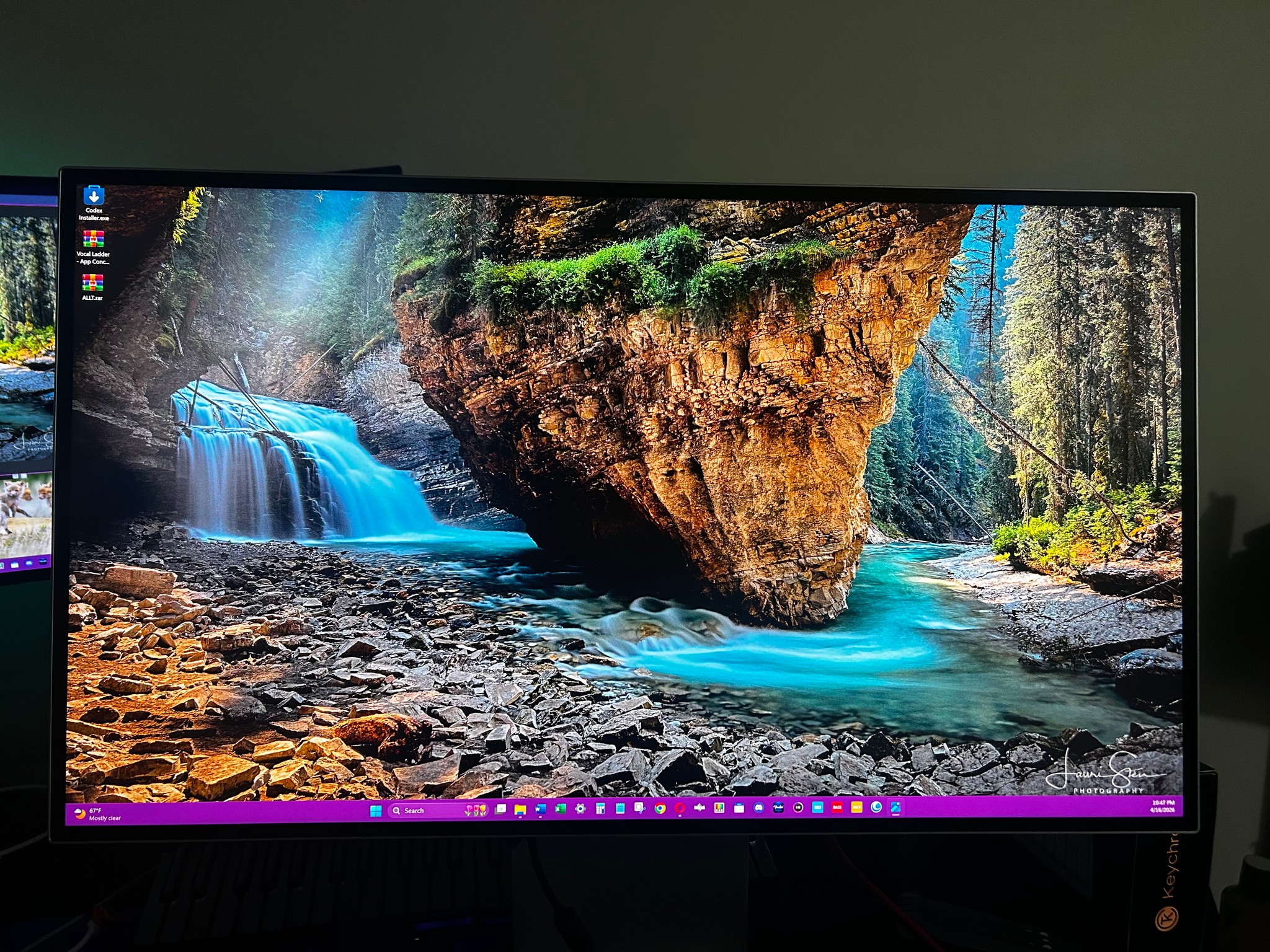 NEW Open Box - LG UltraFine Evo 32” 6K (6144 x 3456) LED Monitor – Only 37hrs Powered On