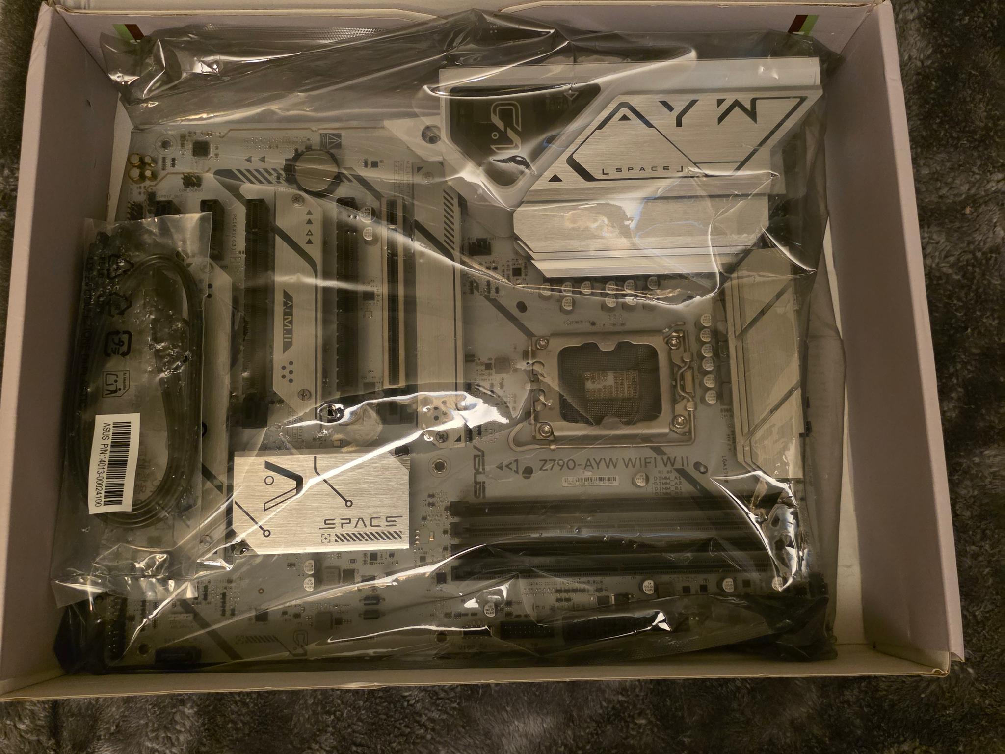 ASUS Z790 AYWWIFI W II + 13900 + 500GB NMVE INTEL DDR5 ATX PCIE 5.0