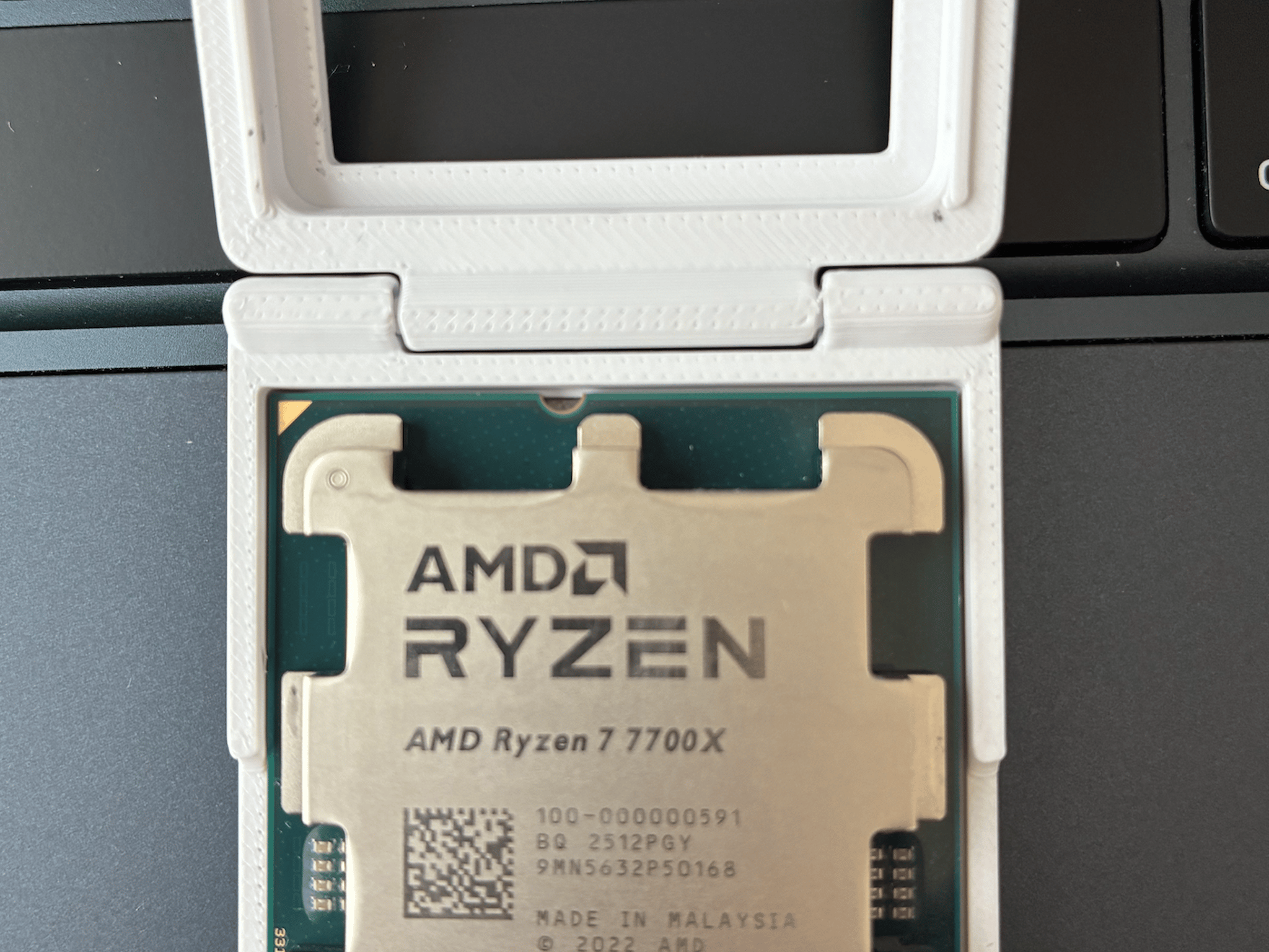 AMD Ryzen 7 7700X