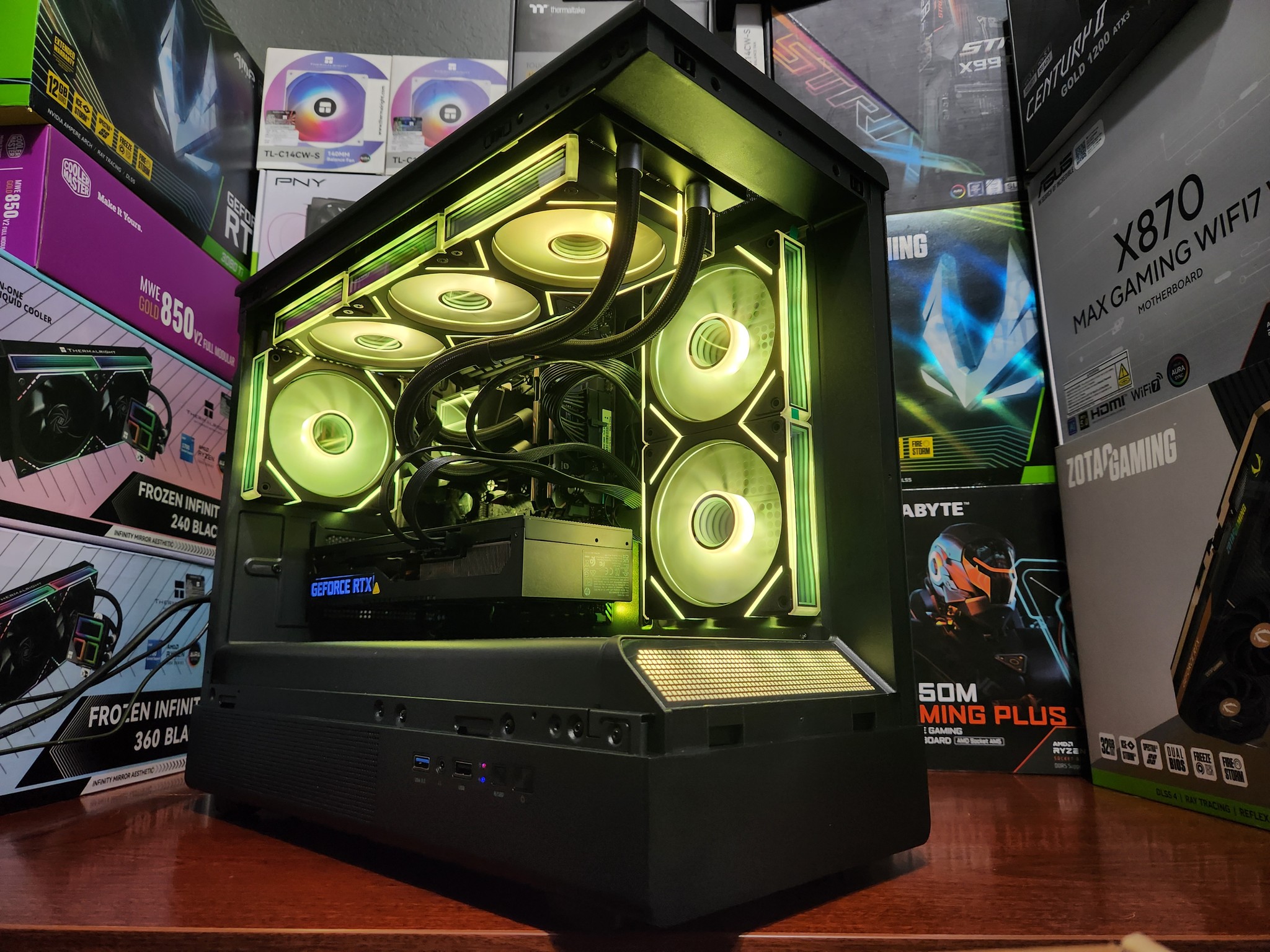RTX 3080 10 GB| Ryzen 7 5800X | 32GB DDR4 RAM 3200 MTs| 1 TB NVME SSD | 850W GOLD | WIFI & BT | AIO
