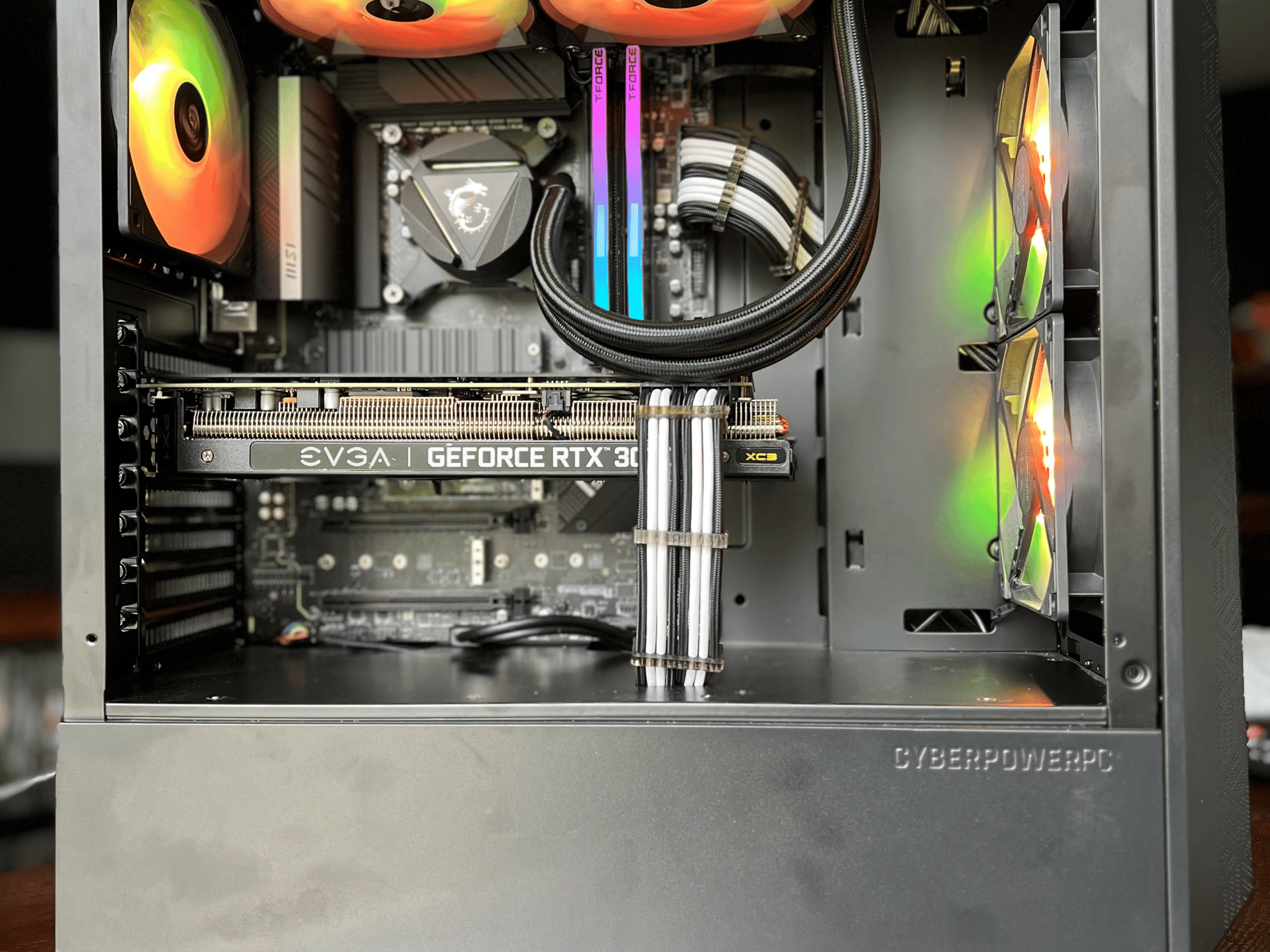 Intel Core i5-12600k & EVGA RTX 3070 Gaming PC