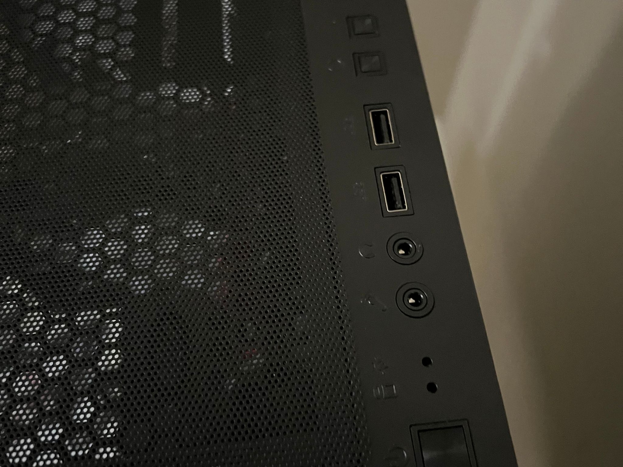 | Rx5700xt 8gb | i7 6700k 4.0ghz |16gb ddr4 3000mhz 1080p/1440p Performance mid-ranged