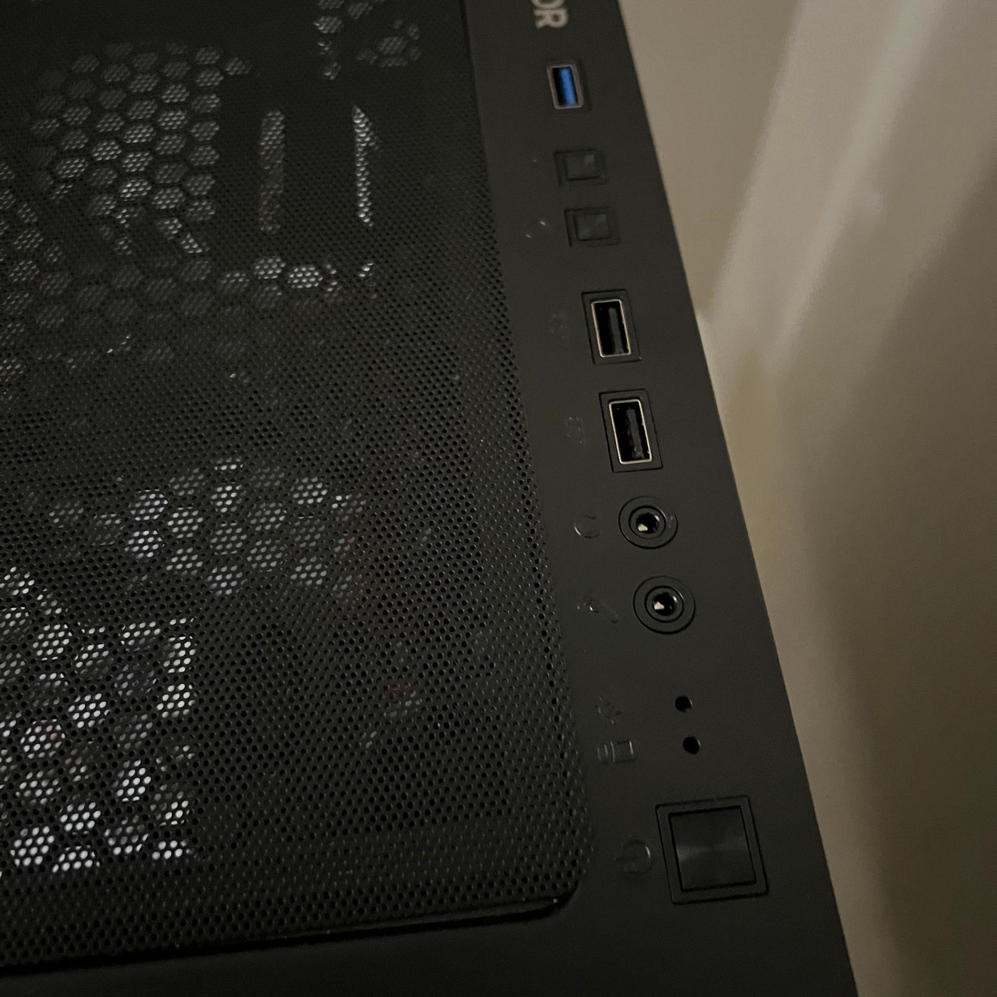 | Rx5700xt 8gb | i7 6700k 4.0ghz |16gb ddr4 3000mhz 1080p/1440p Performance mid-ranged