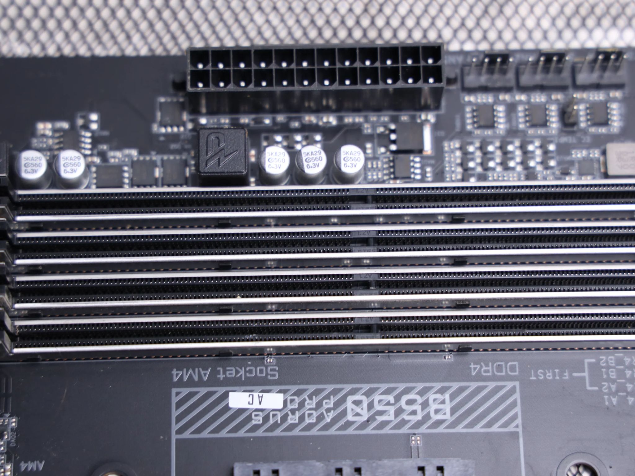 B550 Pro AC/ Ryzen 5 5600x/ 32gb ddr4/ AMD Wraith CPU cooler.