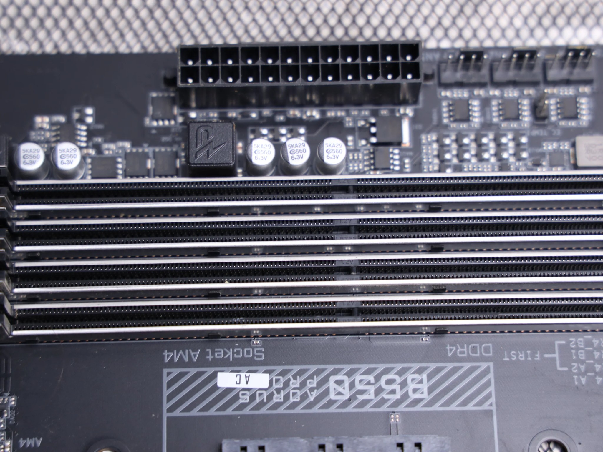 B550 Pro AC/ Ryzen 5 5600x/ 32gb ddr4/ AMD Wraith CPU cooler.