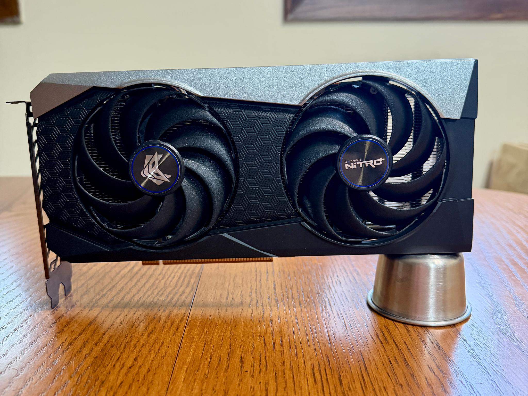 SAPPHIRE NITRO+ Radeon RX 6600 XT - Image 1