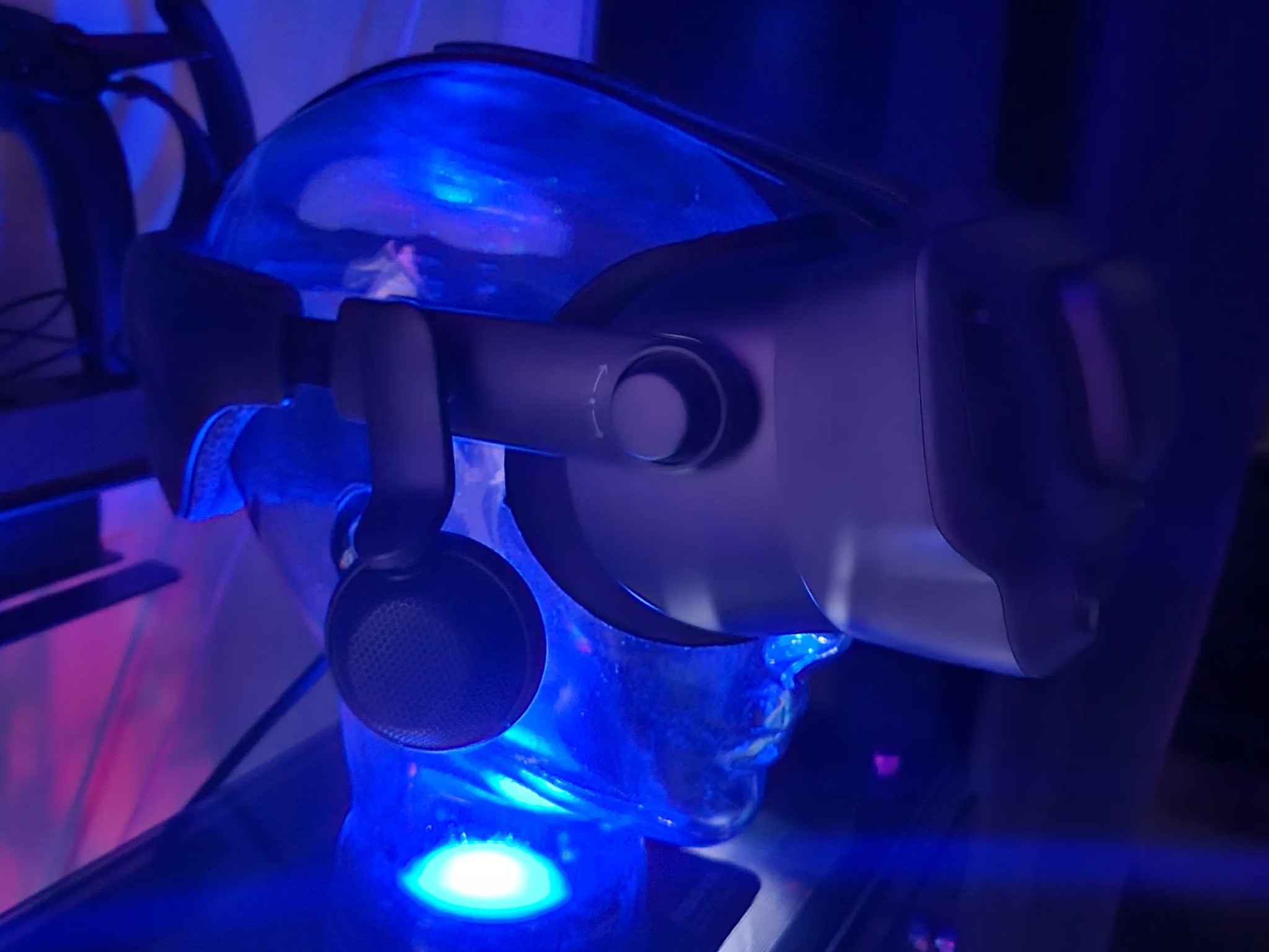 🎮 Valve Index Full Kit – 💎 Mint Condition – 🧊 Cooling Mods – 🧱 Wall Mount Included