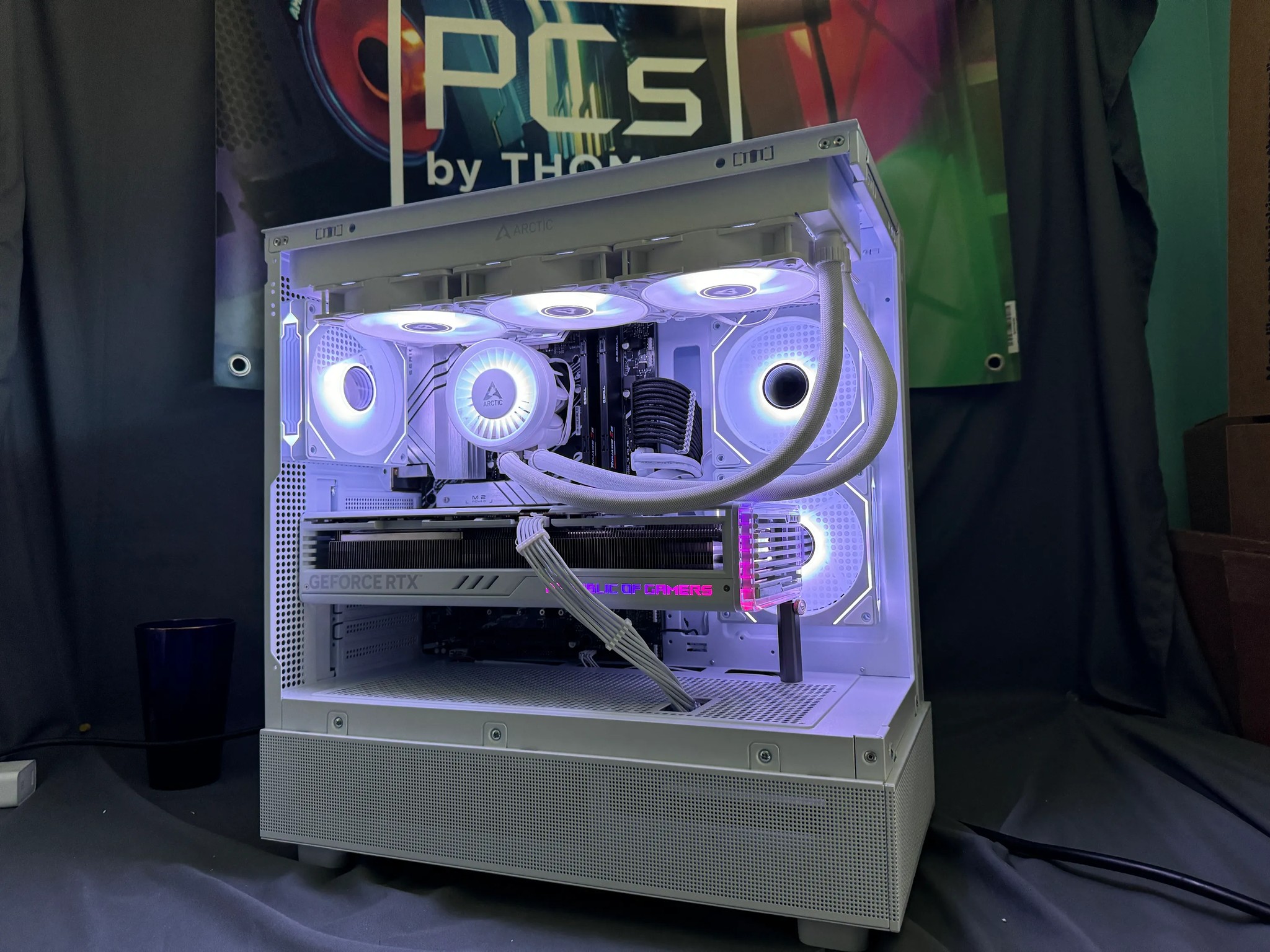 RTX 4090 Whiteout Gaming PC