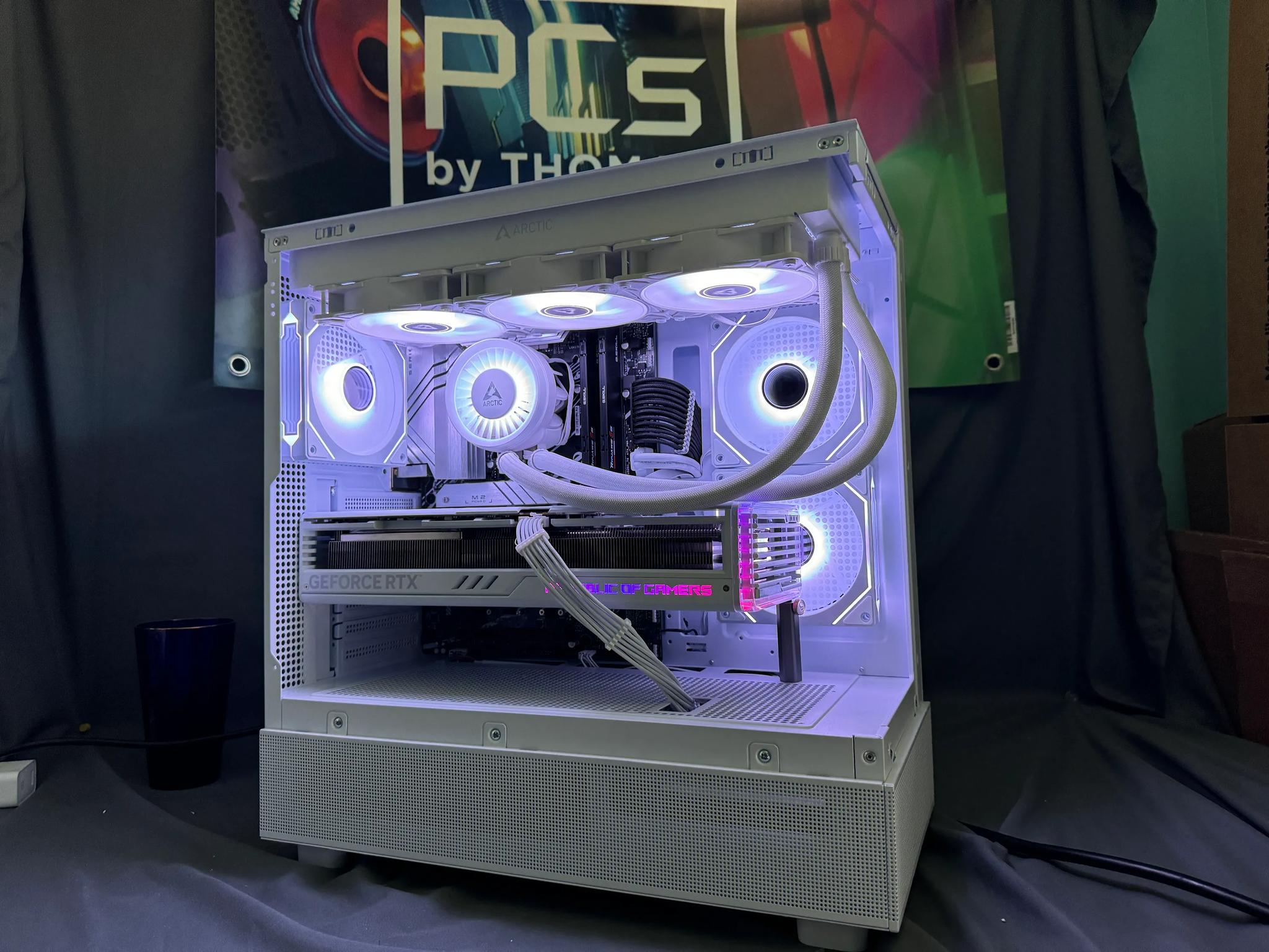 RTX 4090 Whiteout Gaming PC