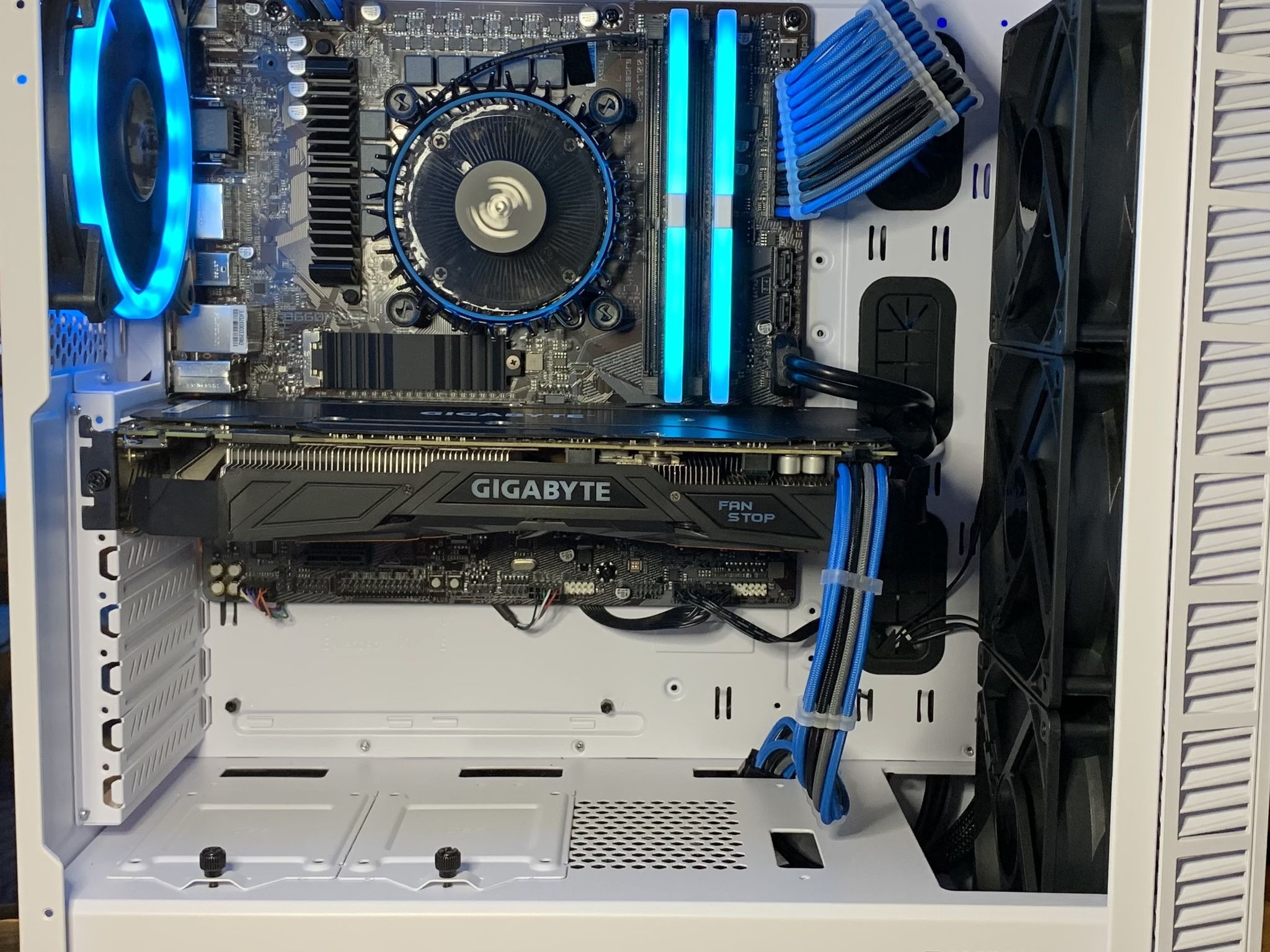 Mid Range White/Blue/Black Gaming PC (Intel 12100f + GTX 1070)