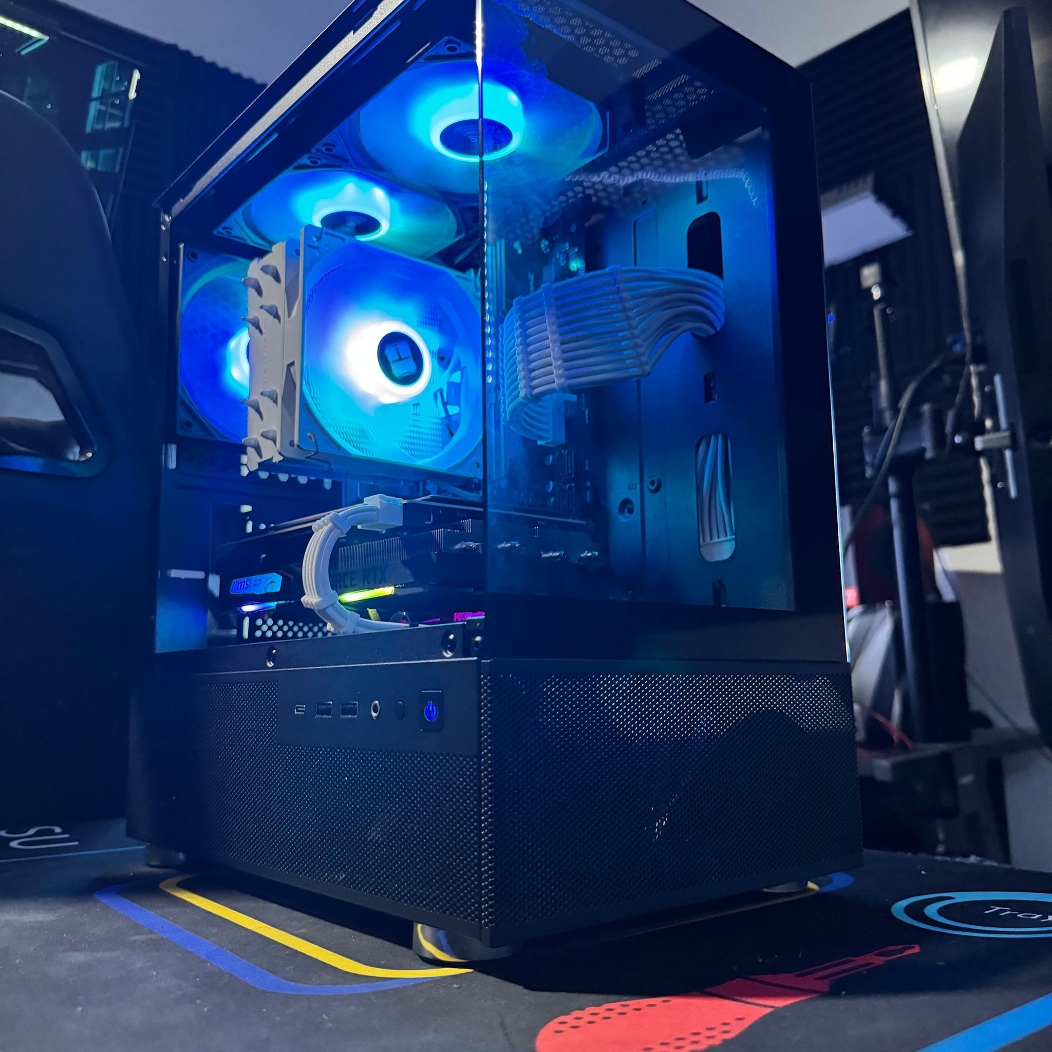 RTX Black N’ White Gaming PC / Ryzen 7 / RTX 2060