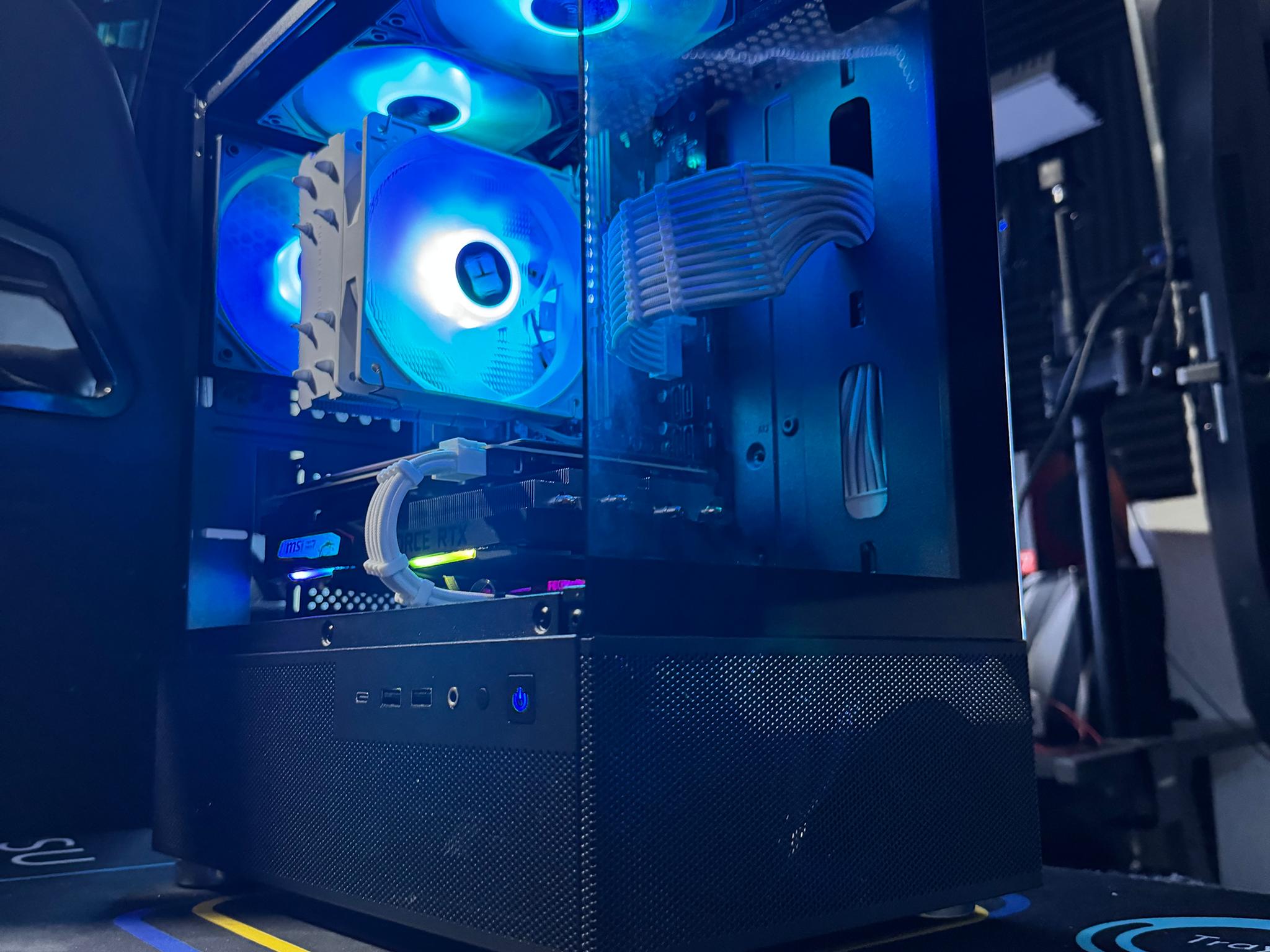RTX Black N’ White Gaming PC / Ryzen 7 / RTX 2060