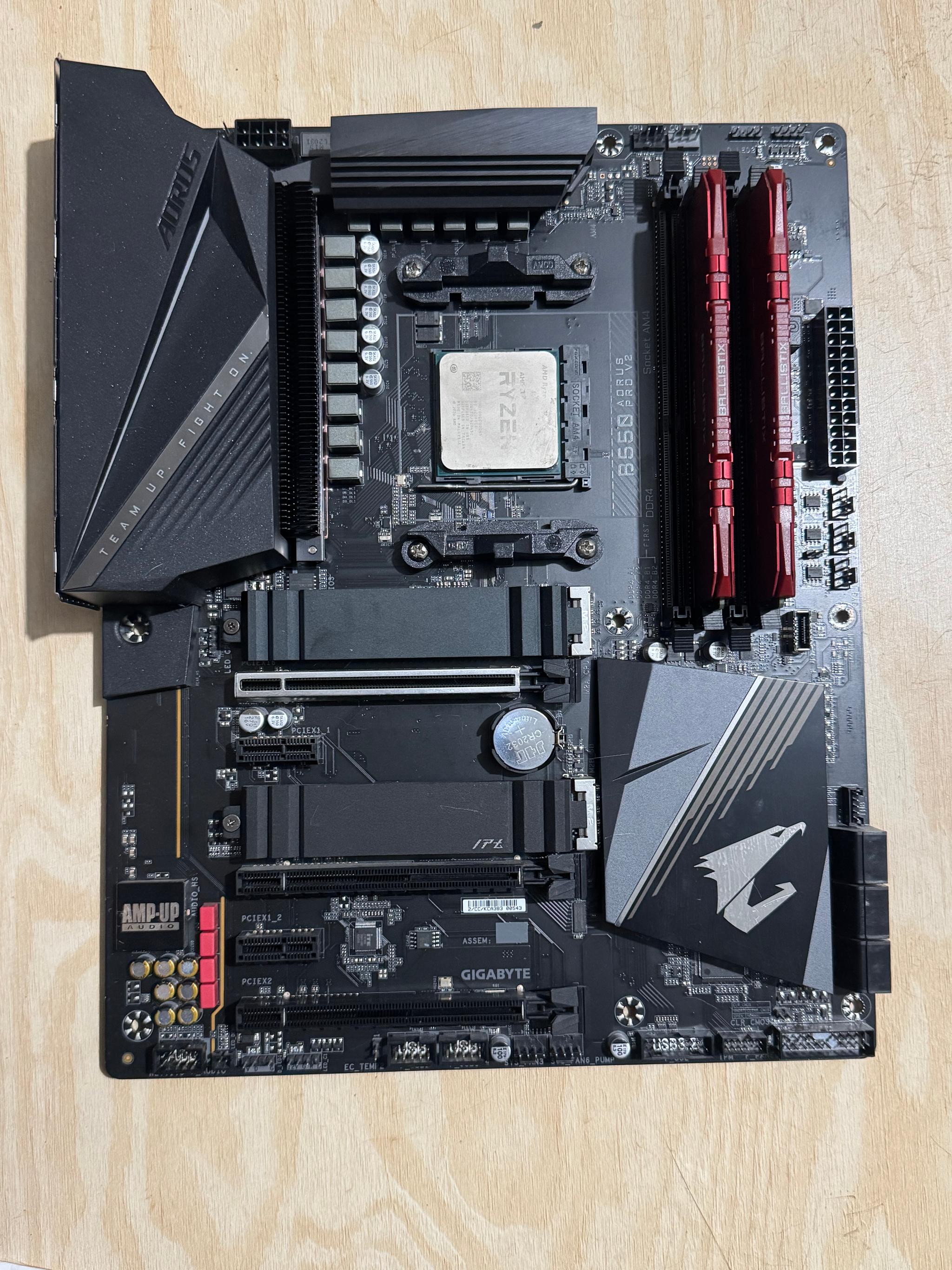 Ryzen 5 5600x + B550 + 16GB ddr4 + 256GB ssd