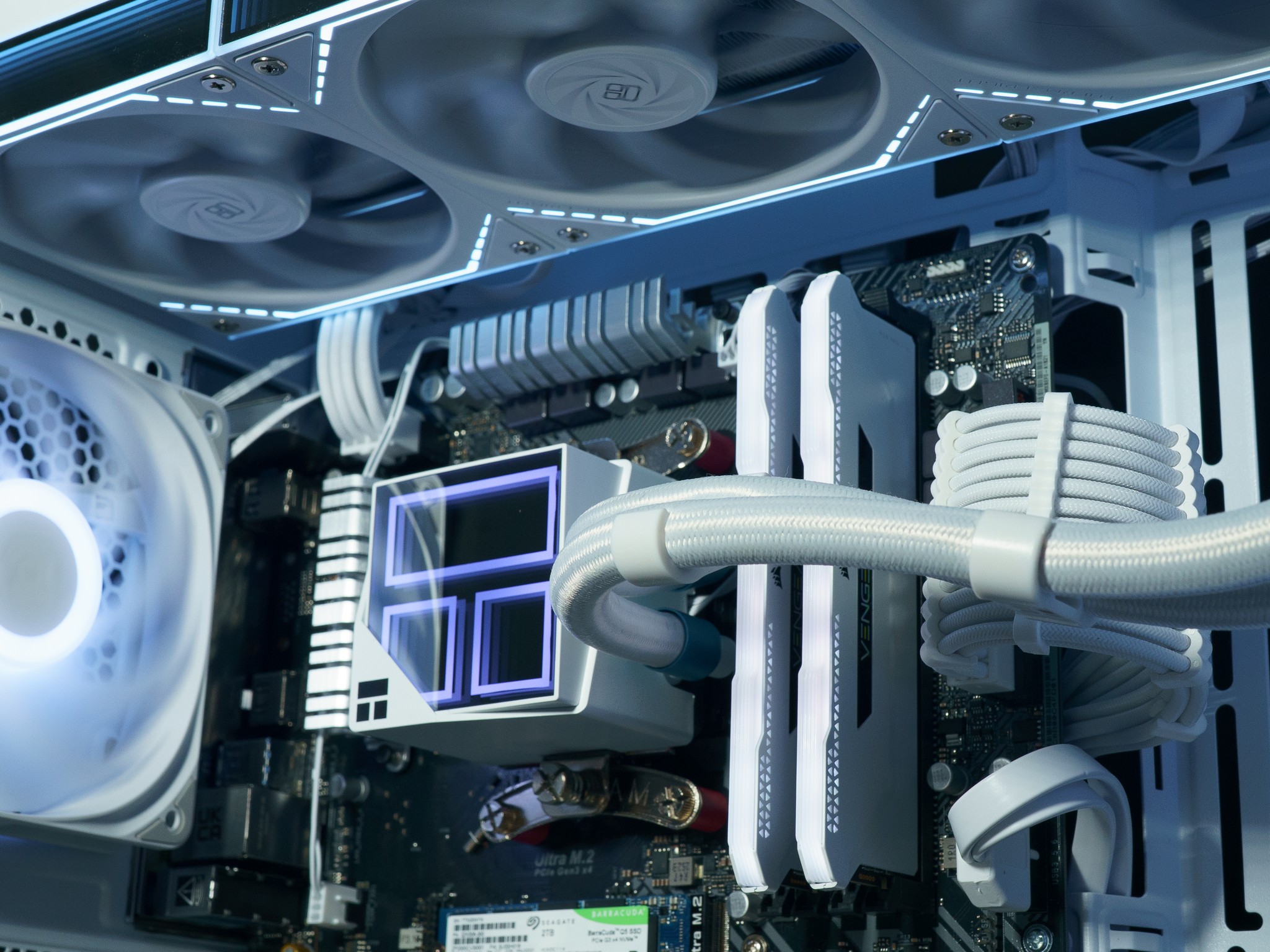 Gaming PC | RYZEN 7 3700X | RTX 3070 | 16GB RAM | 2TB SSD