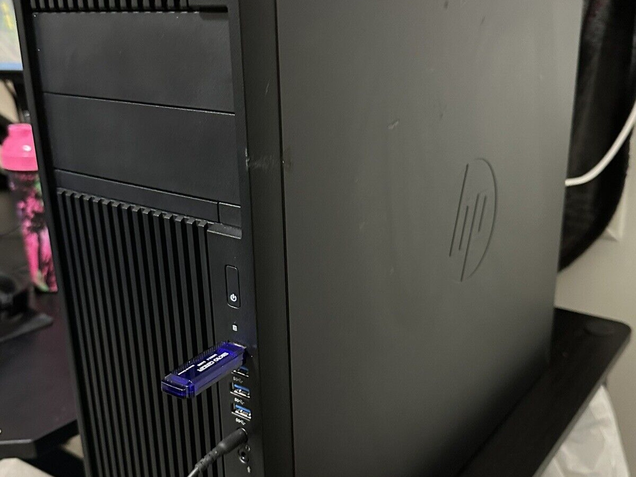 HP Z440 Workstation Xeon 2690V3 12-Core, RX 5700XT, 48GB RAM-2133MHZ, 1TB SSD