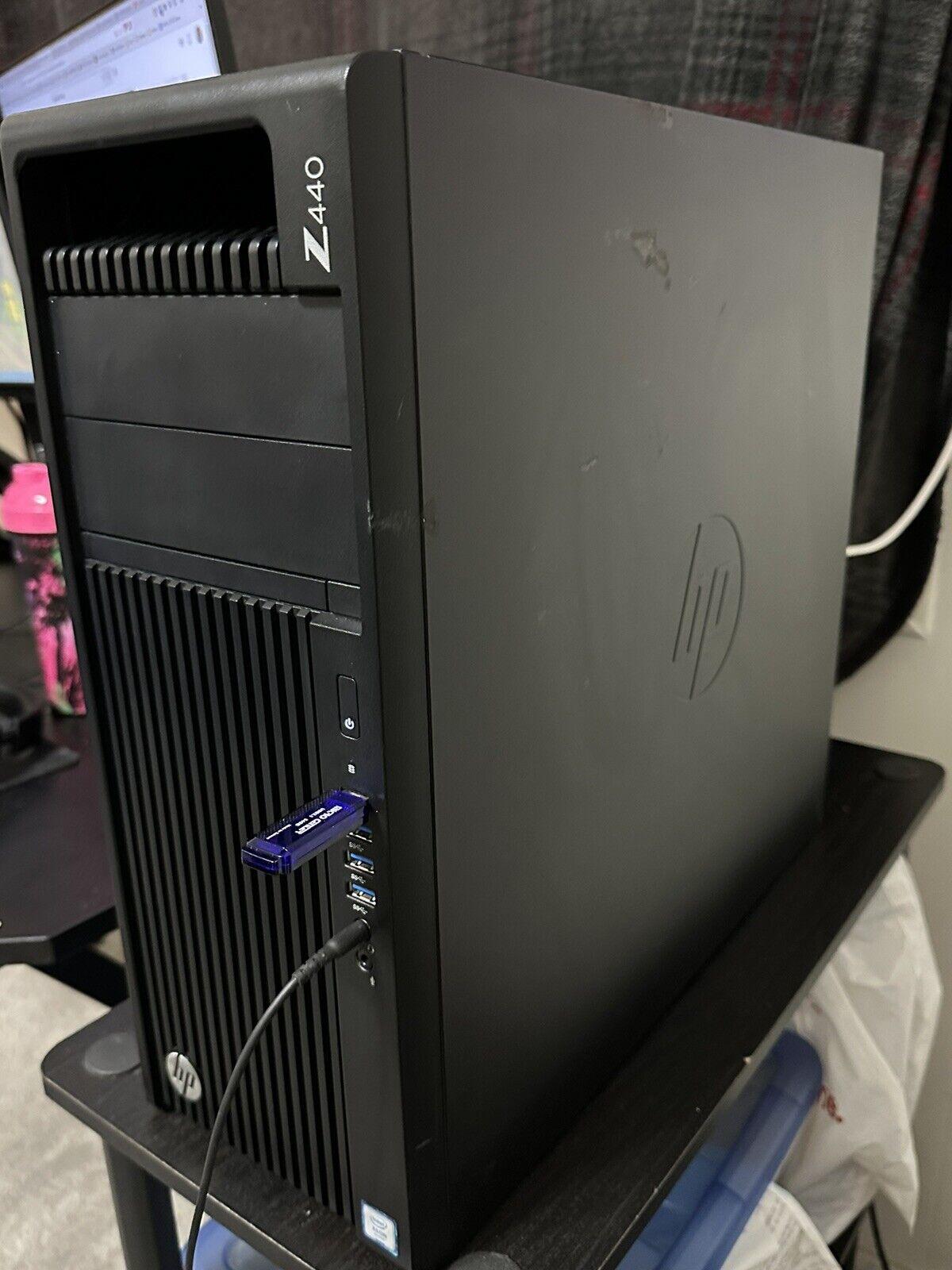 HP Z440 Workstation Xeon 2690V3 12-Core, RX 5700XT, 48GB RAM-2133MHZ, 1TB SSD