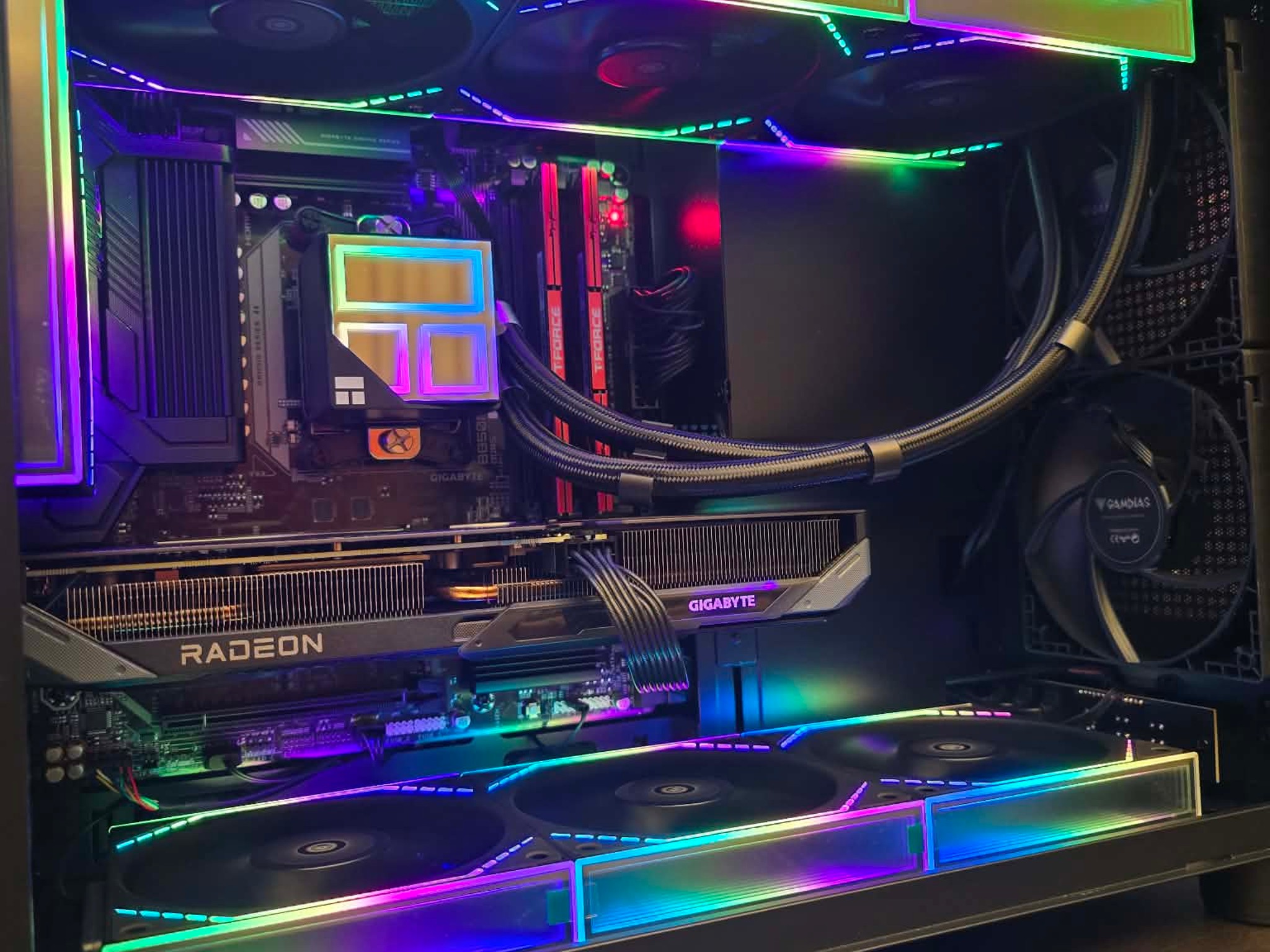 🚀 1440P ALL NEW CUSTOM AM5 PC | RX 9060XT 16GB | RYZEN 5 7600X | 1TB SSD | 32GB DDR5 6000MHZ 🚀